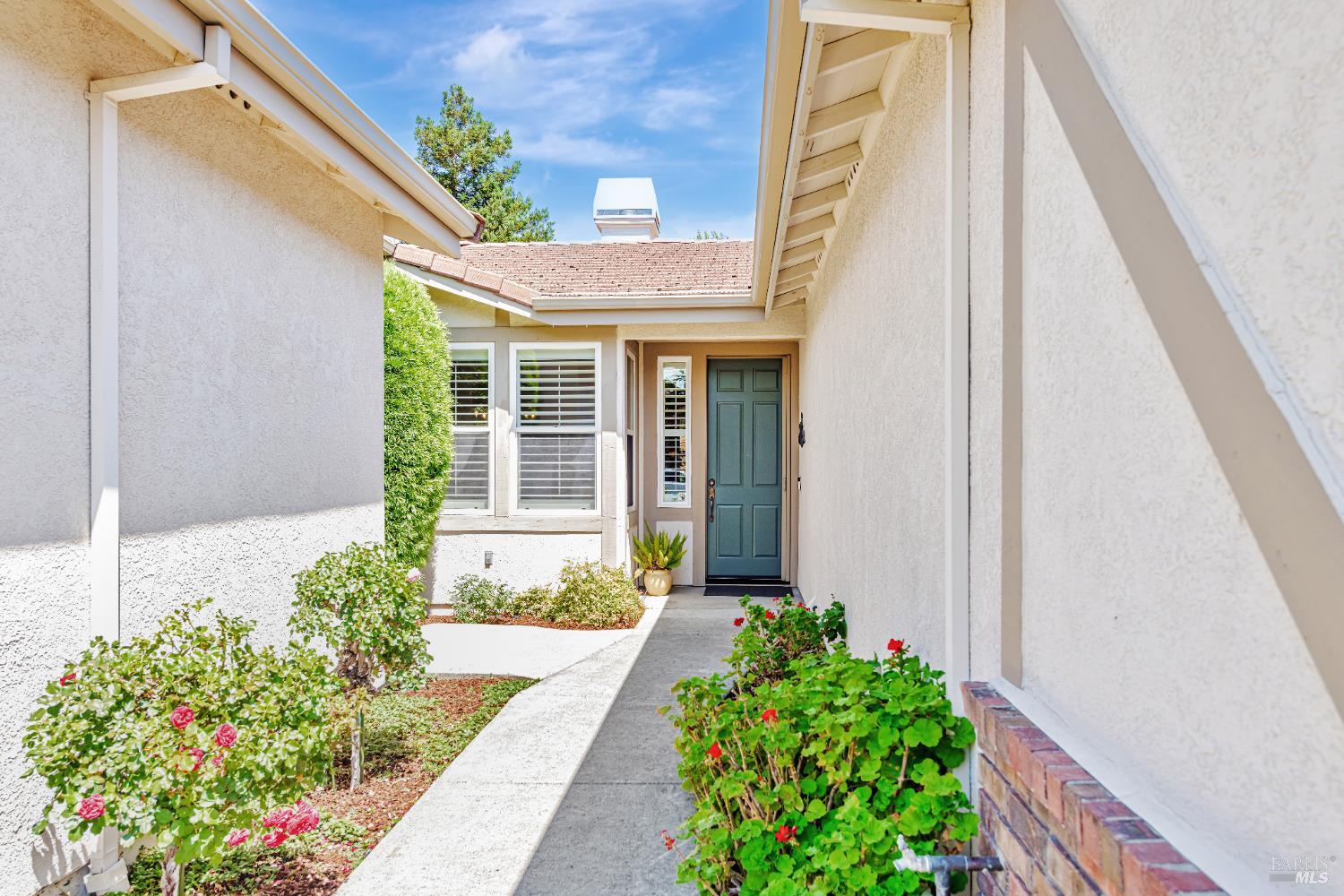 Detail Gallery Image 2 of 61 For 340 San Carlos Way, Novato,  CA 94945 - 4 Beds | 2/1 Baths