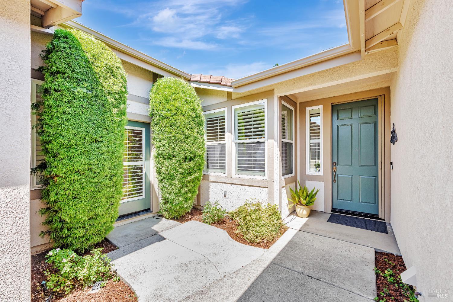 Detail Gallery Image 3 of 61 For 340 San Carlos Way, Novato,  CA 94945 - 4 Beds | 2/1 Baths