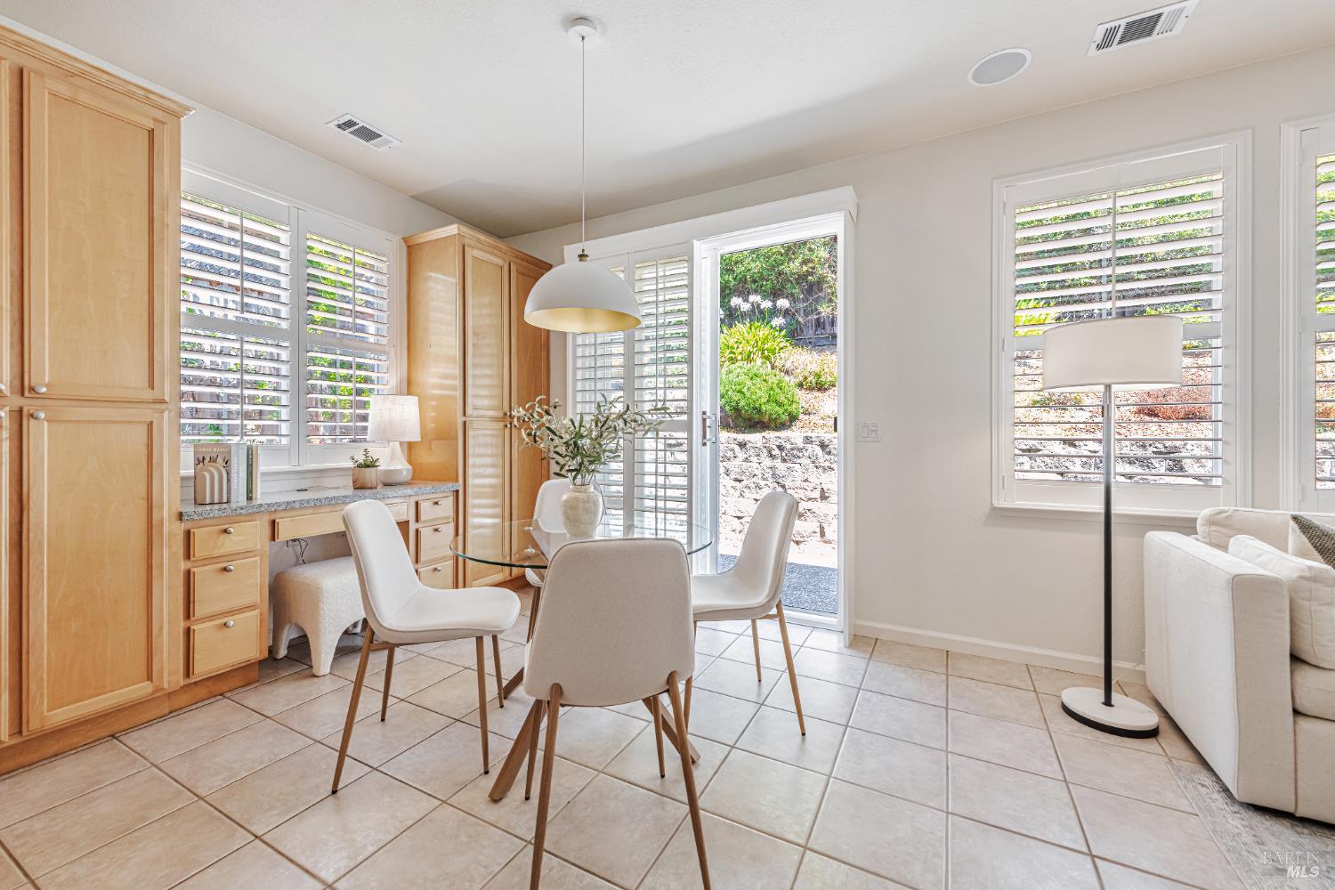 Detail Gallery Image 19 of 61 For 340 San Carlos Way, Novato,  CA 94945 - 4 Beds | 2/1 Baths