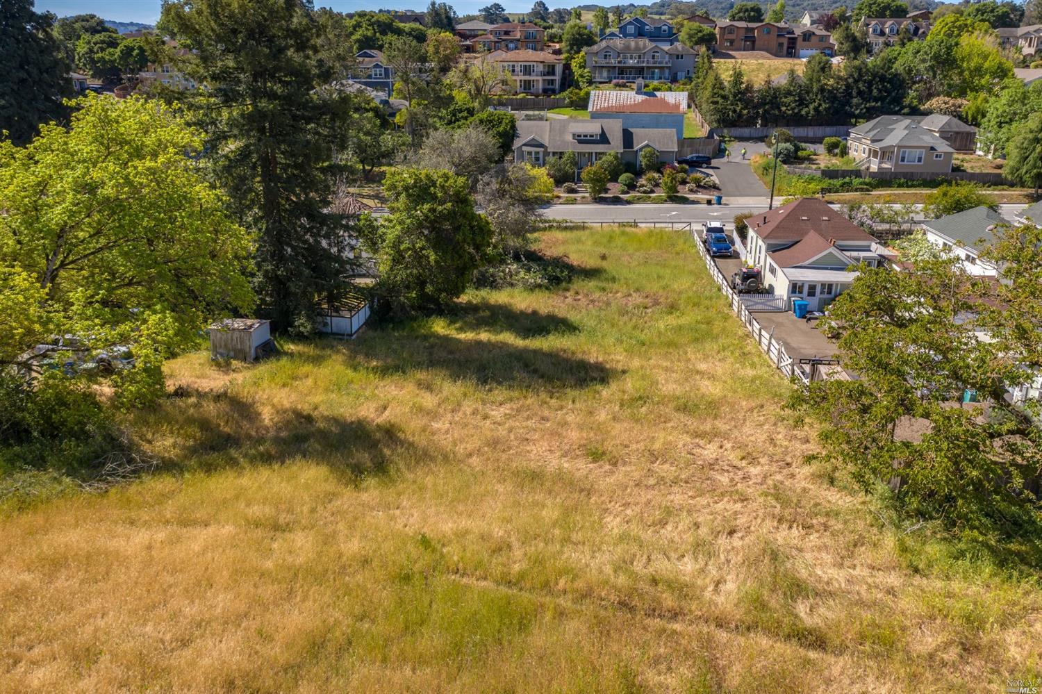 Detail Gallery Image 2 of 15 For 13 Dorenfeld Ct, Petaluma,  CA 94952 - – Beds | – Baths