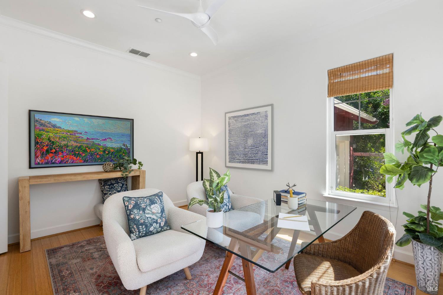 Detail Gallery Image 4 of 27 For 900 Donner Ave, Sonoma,  CA 95476 - 3 Beds | 2 Baths