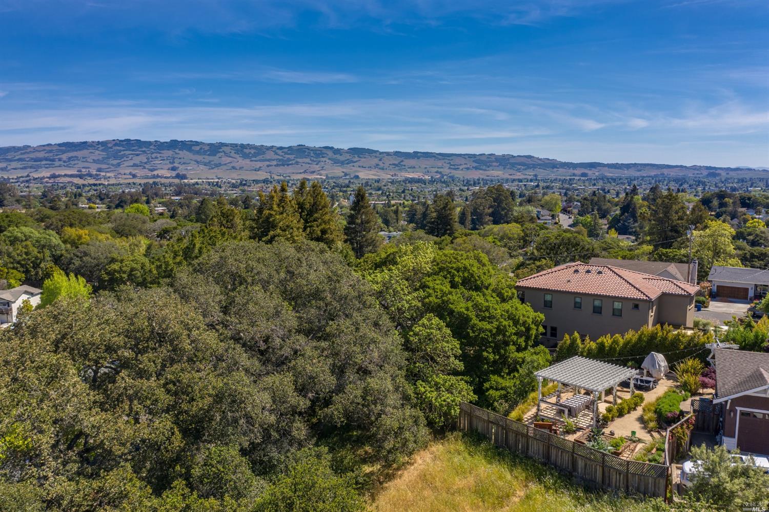 Detail Gallery Image 11 of 14 For 509 Larch Dr, Petaluma,  CA 94952 - – Beds | – Baths