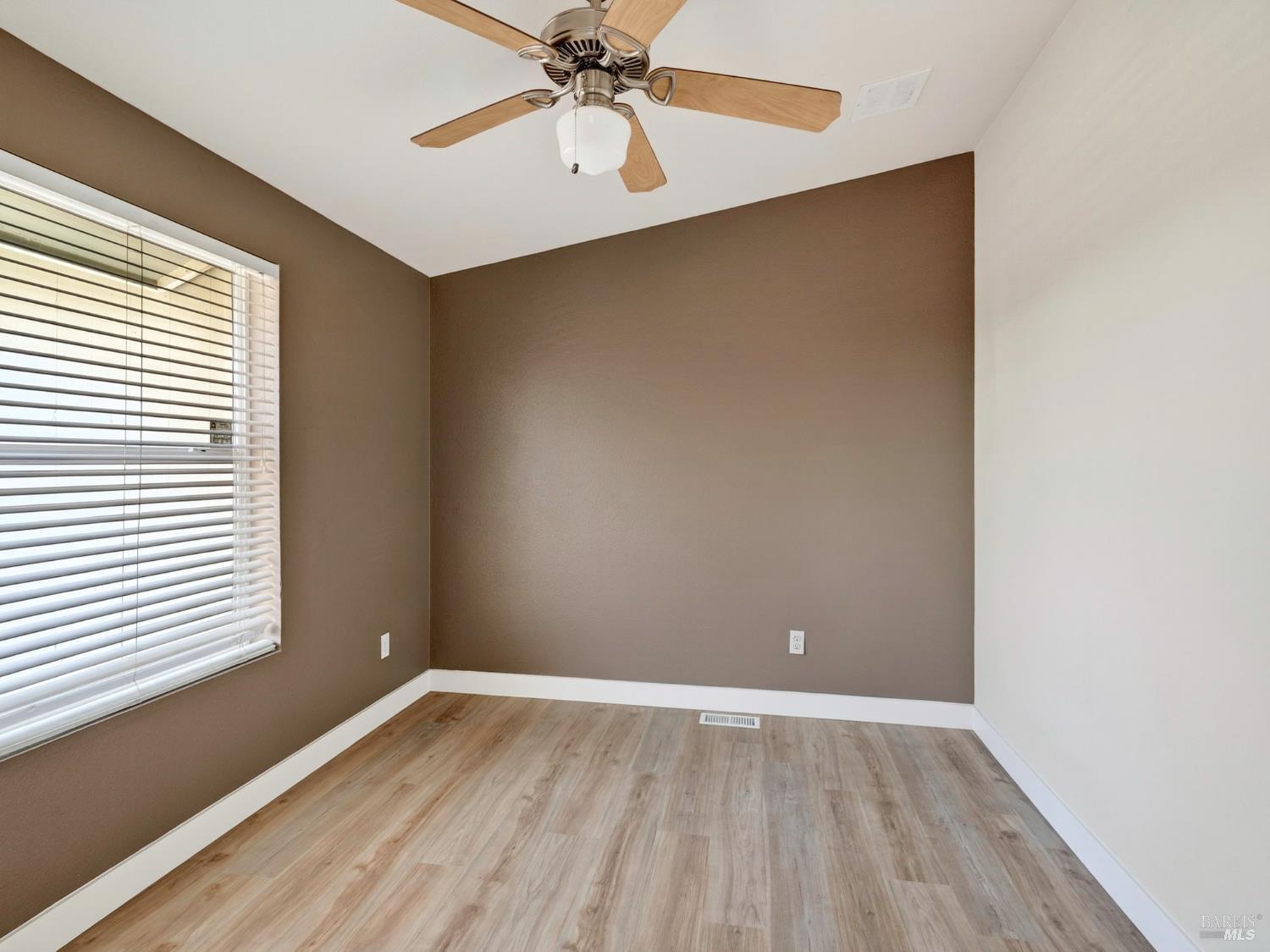 Detail Gallery Image 11 of 46 For 9059 Fairway Dr, Kelseyville,  CA 95451 - 2 Beds | 2 Baths