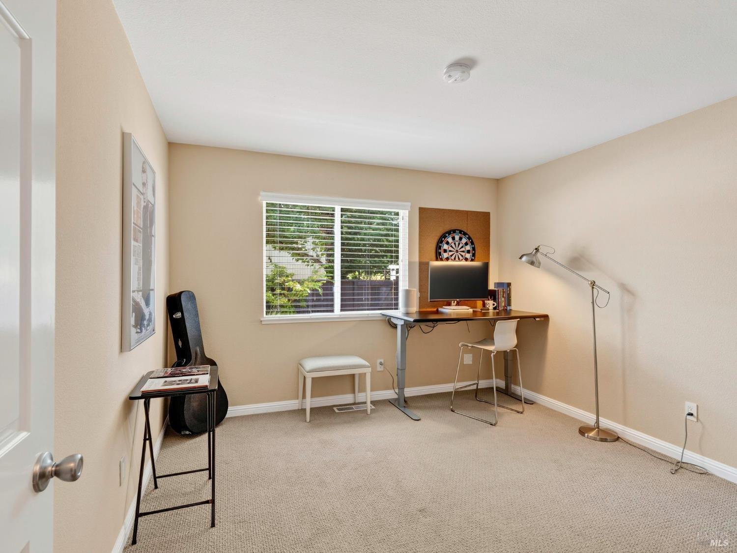 Detail Gallery Image 19 of 46 For 245 Hummingbird Ct, Healdsburg,  CA 95448 - 4 Beds | 2 Baths