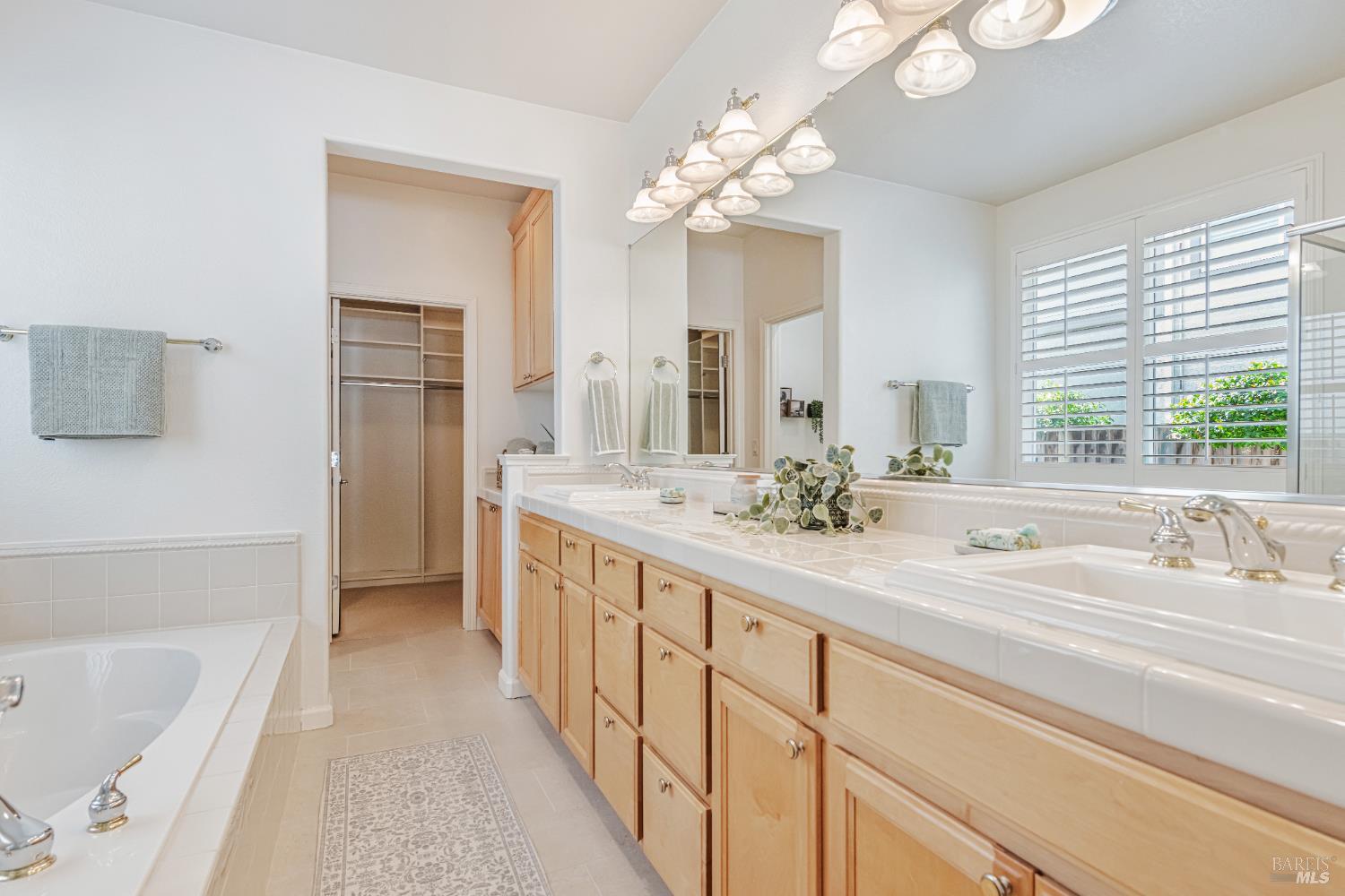 Detail Gallery Image 29 of 61 For 340 San Carlos Way, Novato,  CA 94945 - 4 Beds | 2/1 Baths