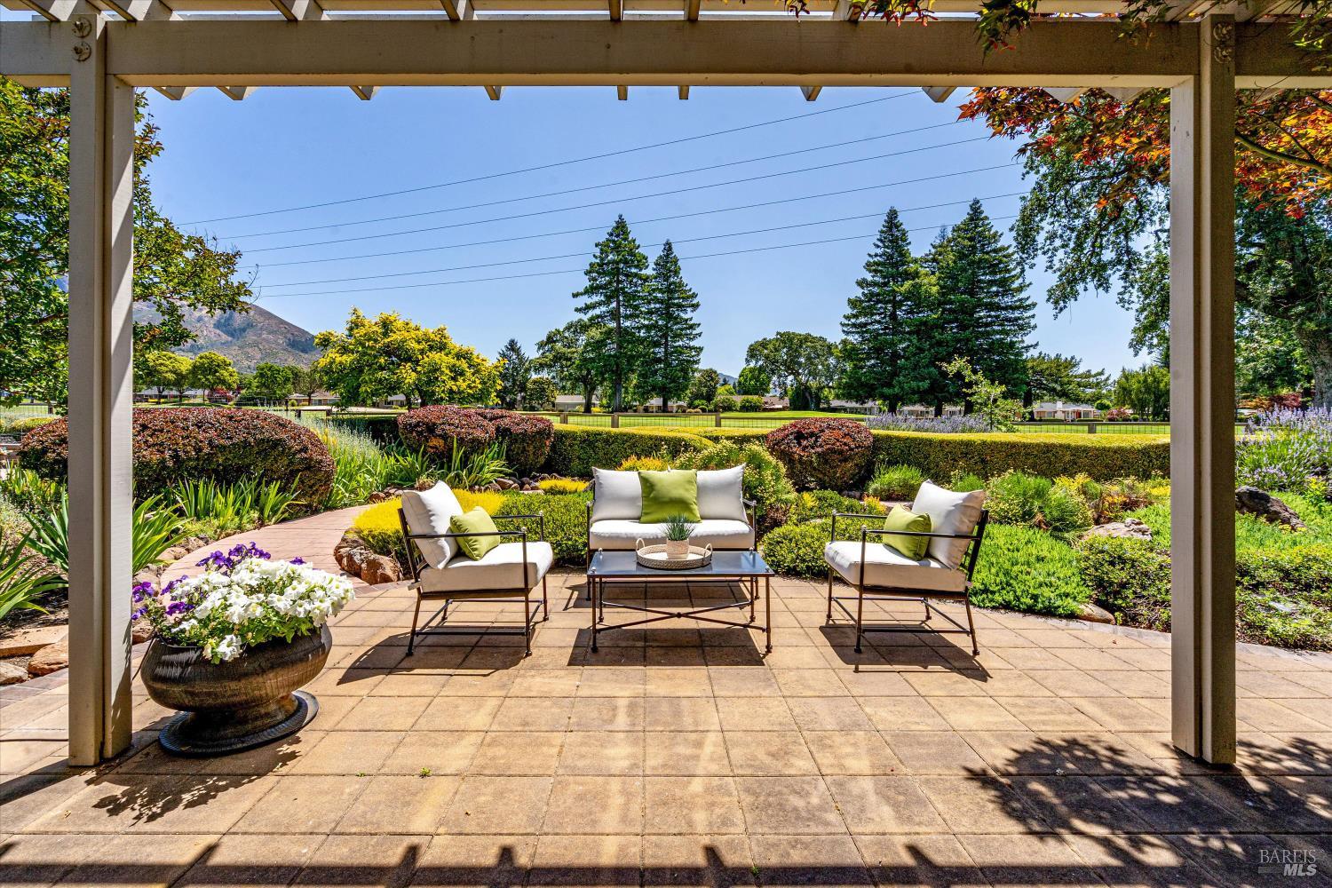 Detail Gallery Image 1 of 1 For 3 Autumn Leaf Pl, Santa Rosa,  CA 95409 - 2 Beds | 2 Baths