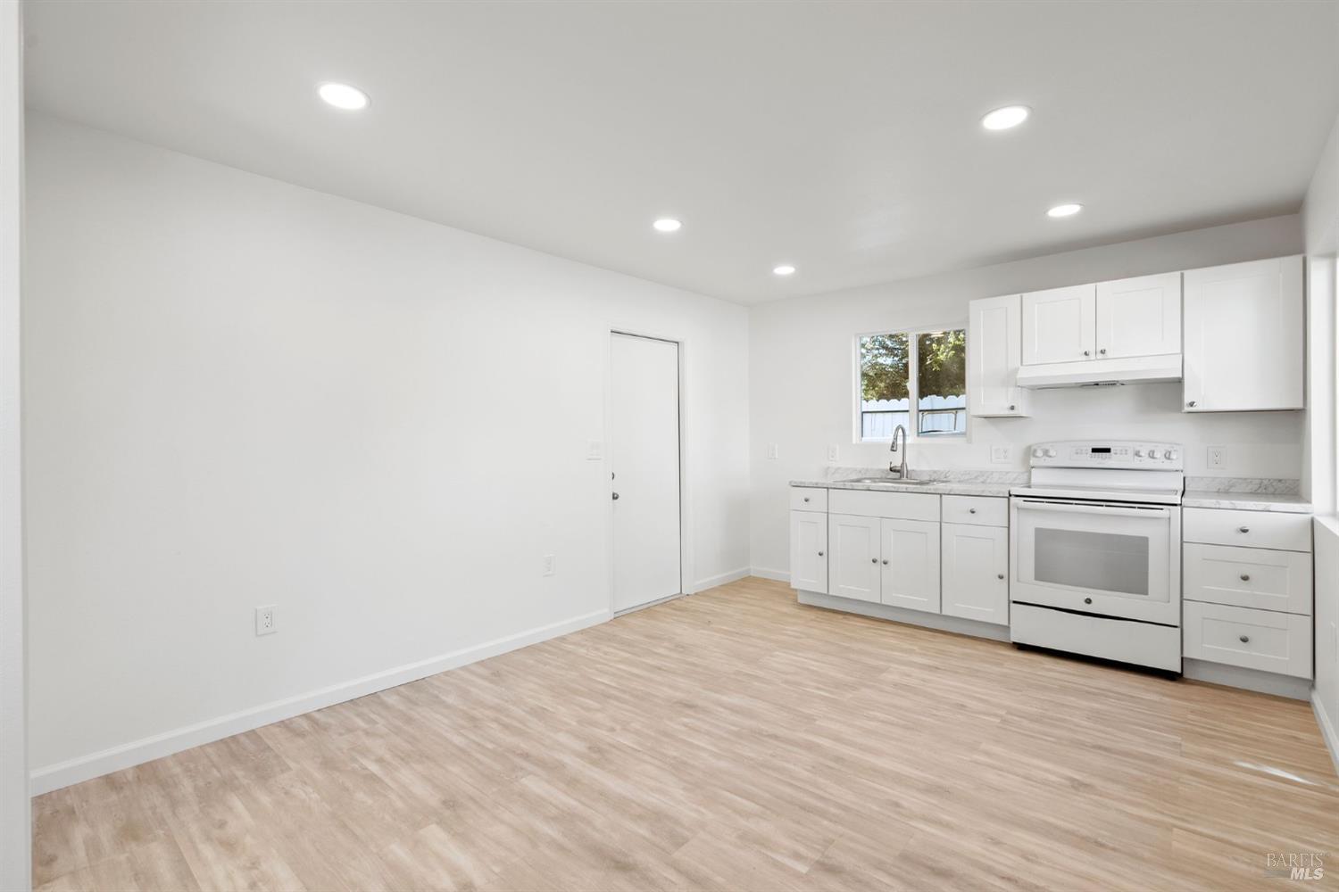 Detail Gallery Image 21 of 42 For 1485 S Wright Rd, Santa Rosa,  CA 95407 - 5 Beds | 4 Baths