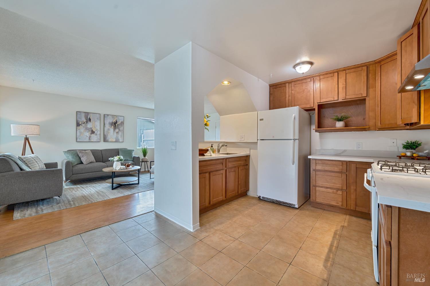 Detail Gallery Image 10 of 32 For 140 Boggs Ct, Vallejo,  CA 94589 - 2 Beds | 2 Baths