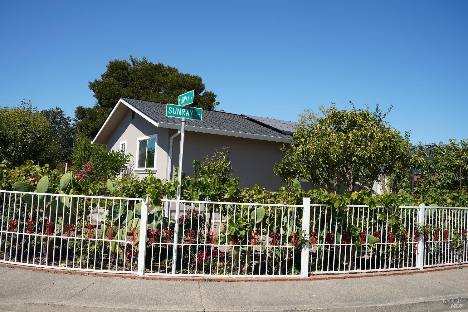 Detail Gallery Image 8 of 57 For 9896 Sunray Pl, Windsor,  CA 95492 - 4 Beds | 2 Baths
