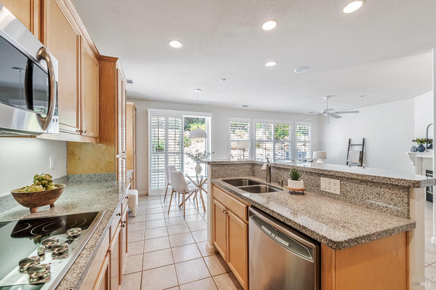 Detail Gallery Image 13 of 61 For 340 San Carlos Way, Novato,  CA 94945 - 4 Beds | 2/1 Baths