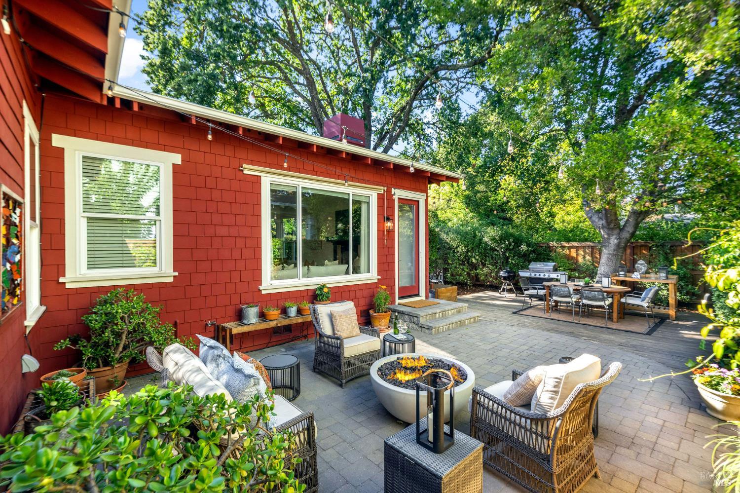 Detail Gallery Image 23 of 27 For 900 Donner Ave, Sonoma,  CA 95476 - 3 Beds | 2 Baths