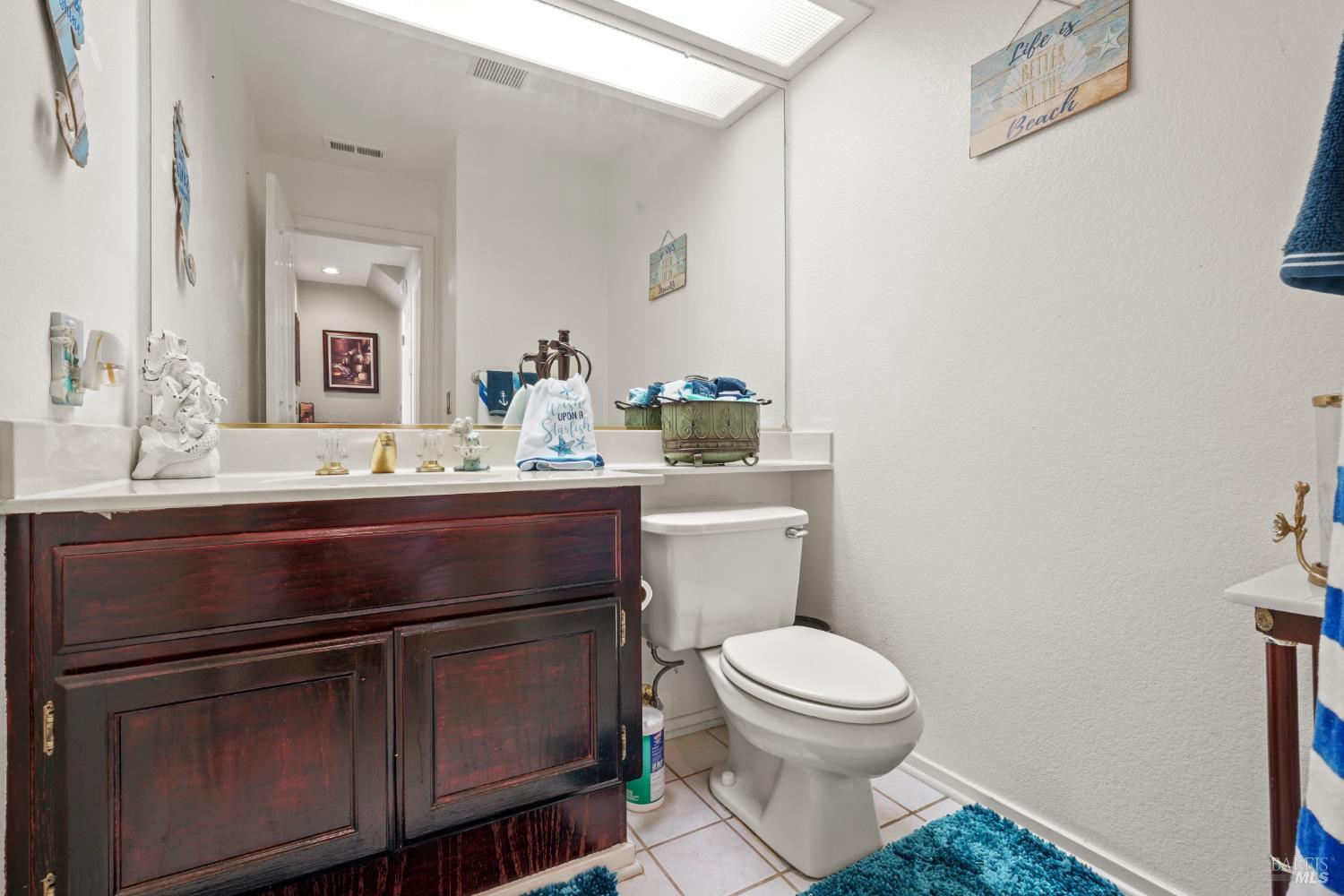 Detail Gallery Image 11 of 24 For 410 Newcastle Ct, Vallejo,  CA 94591 - 4 Beds | 2/1 Baths
