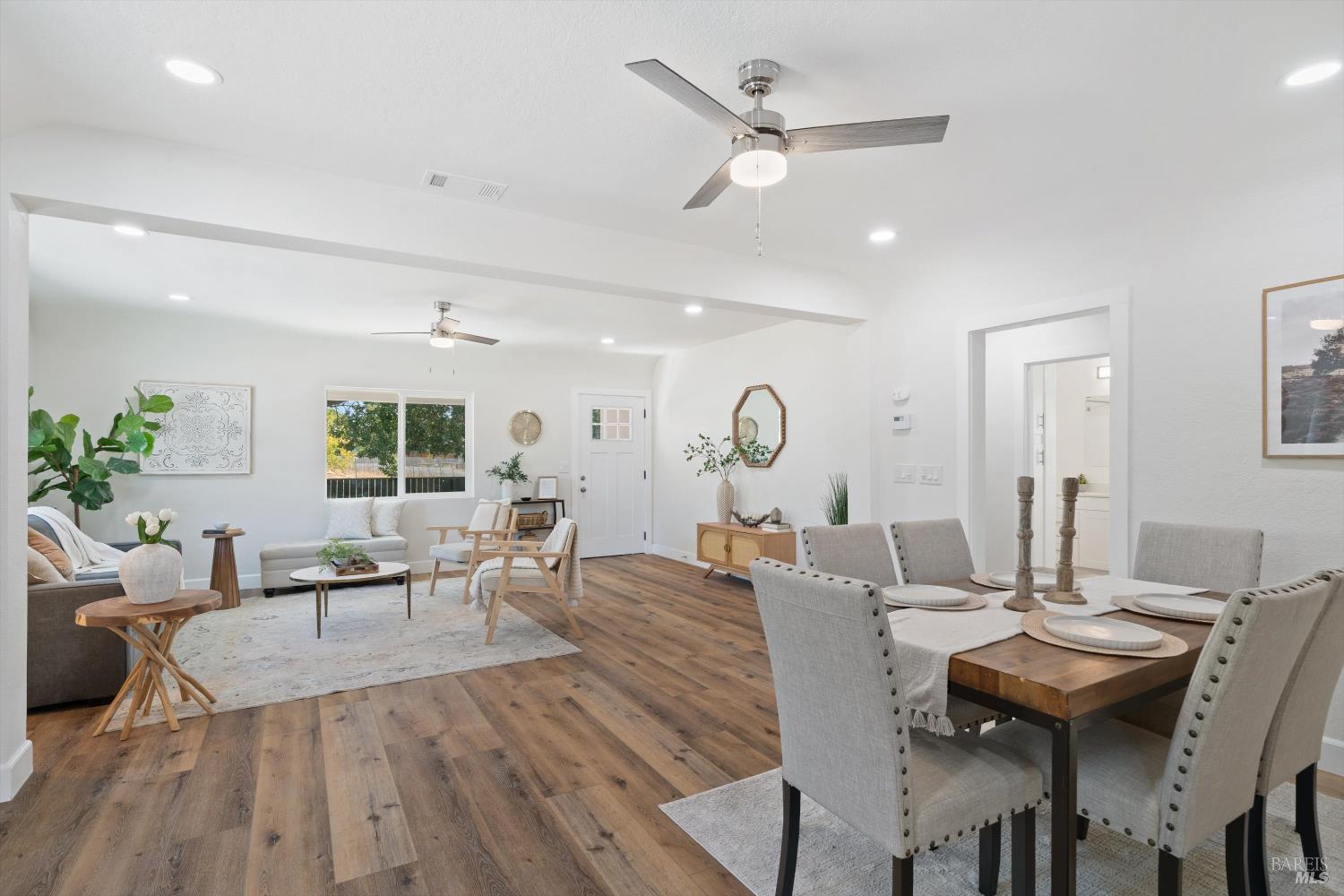 Detail Gallery Image 5 of 28 For 1055 S Wright Rd, Santa Rosa,  CA 95407 - 7 Beds | 3/1 Baths