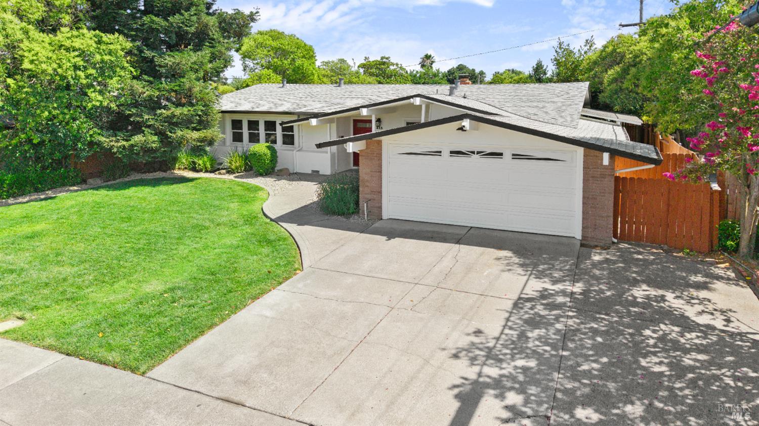 Detail Gallery Image 2 of 41 For 413 Acacia St, Fairfield,  CA 94533 - 3 Beds | 2 Baths