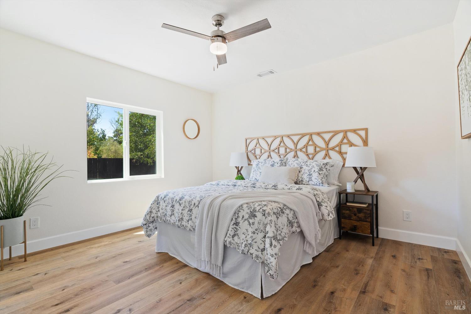 Detail Gallery Image 14 of 28 For 1055 S Wright Rd, Santa Rosa,  CA 95407 - 7 Beds | 3/1 Baths