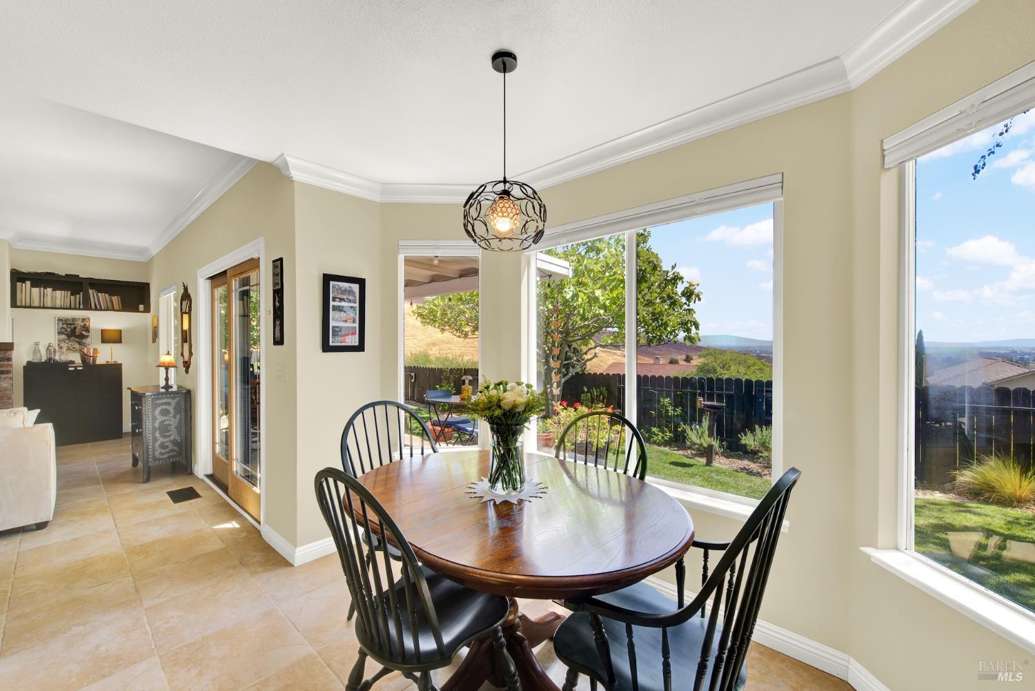 Detail Gallery Image 15 of 79 For 3105 Cherry Valley Cir, Fairfield,  CA 94534 - 5 Beds | 3 Baths