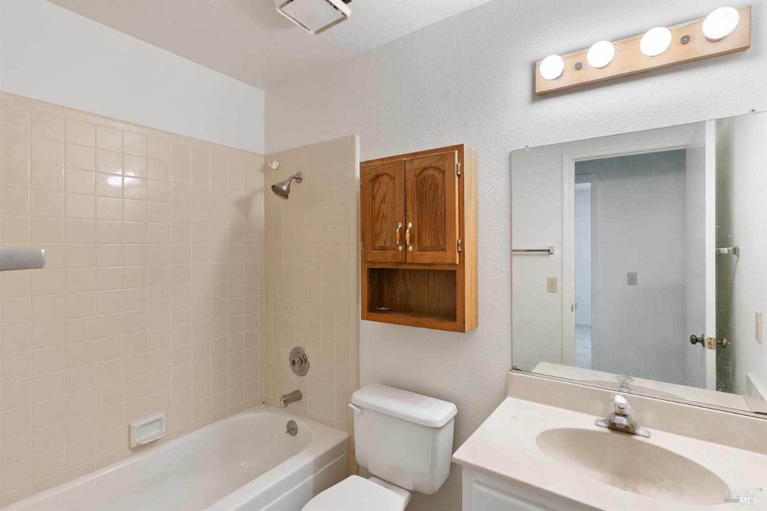 Detail Gallery Image 24 of 42 For 842 Country Meadow Ln, Sonoma,  CA 95476 - 3 Beds | 2 Baths