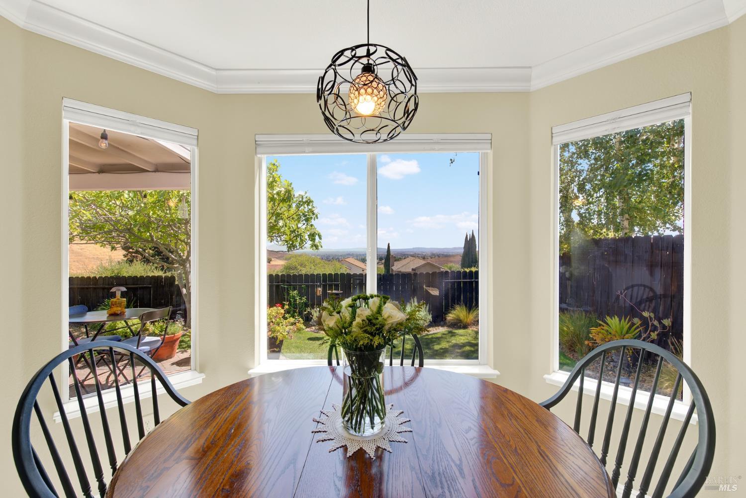 Detail Gallery Image 16 of 79 For 3105 Cherry Valley Cir, Fairfield,  CA 94534 - 5 Beds | 3 Baths