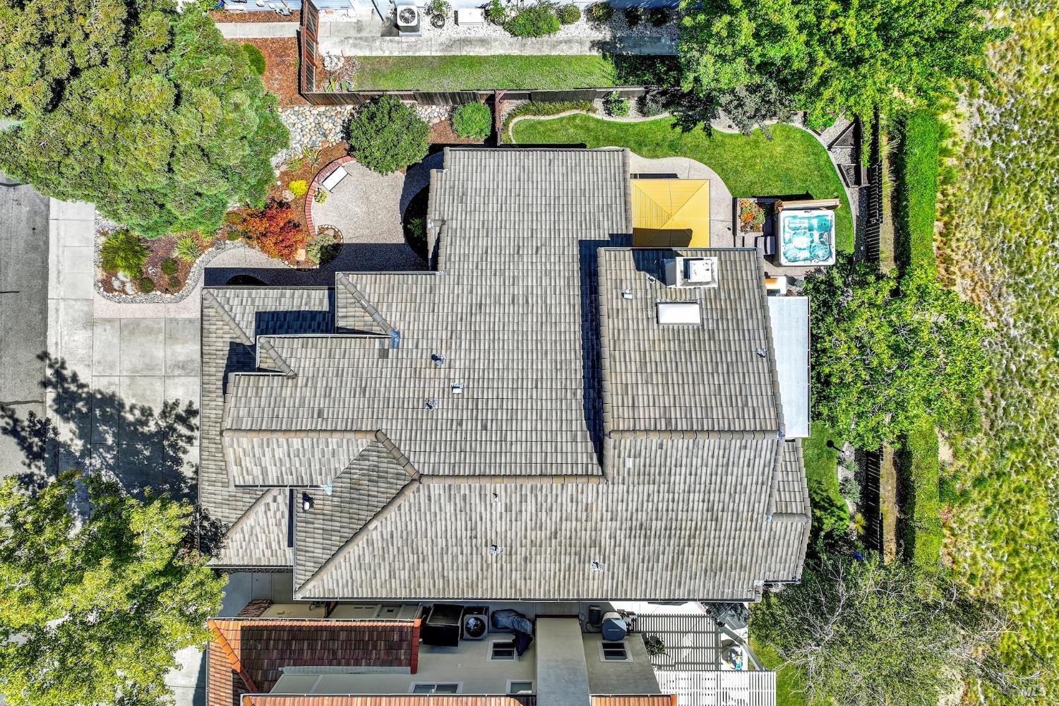 Detail Gallery Image 3 of 79 For 3105 Cherry Valley Cir, Fairfield,  CA 94534 - 5 Beds | 3 Baths