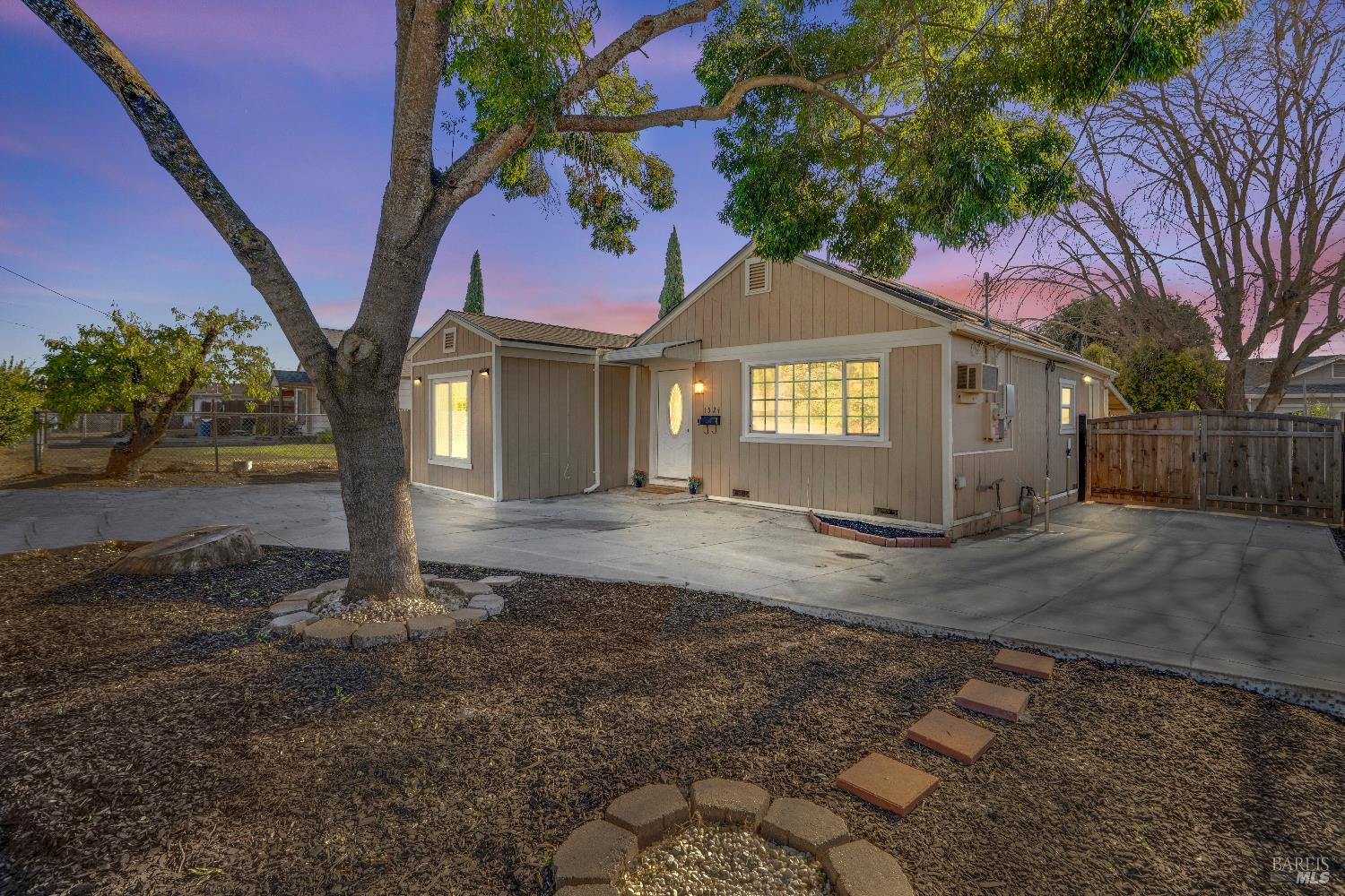 Detail Gallery Image 1 of 1 For 1524 Noia Ave, Antioch,  CA 94509 - 2 Beds | 1 Baths