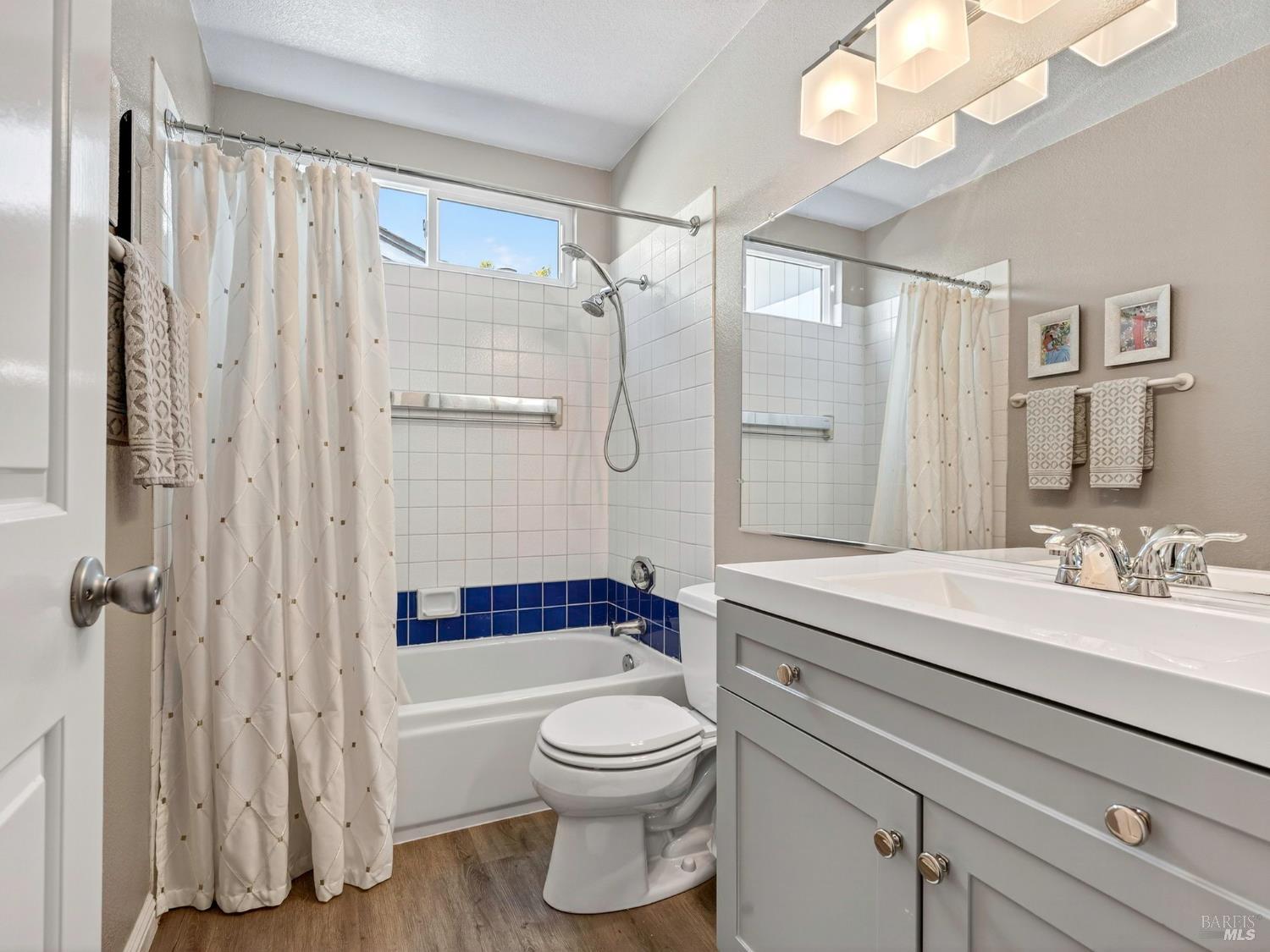 Detail Gallery Image 22 of 46 For 245 Hummingbird Ct, Healdsburg,  CA 95448 - 4 Beds | 2 Baths