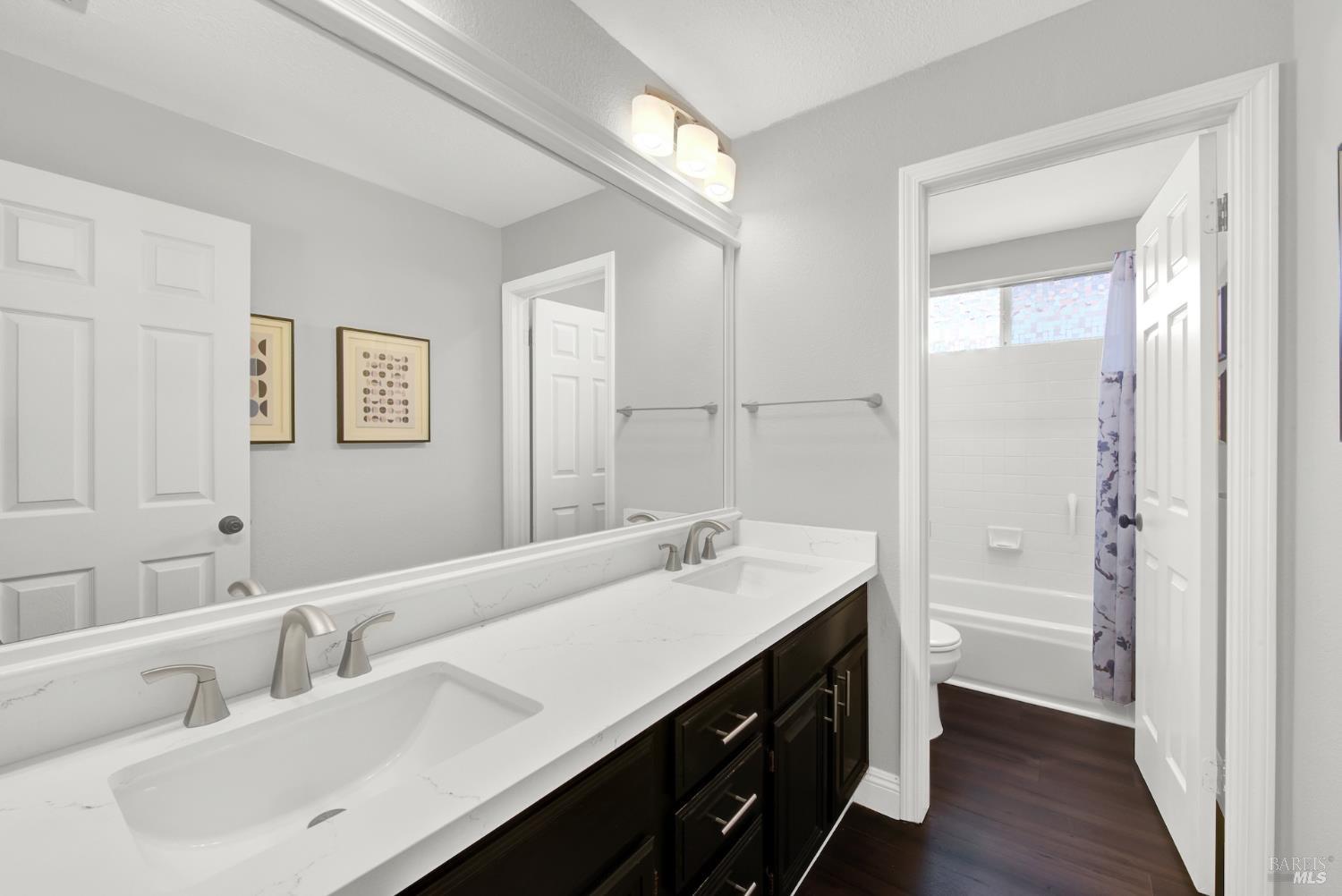 Detail Gallery Image 31 of 79 For 3105 Cherry Valley Cir, Fairfield,  CA 94534 - 5 Beds | 3 Baths