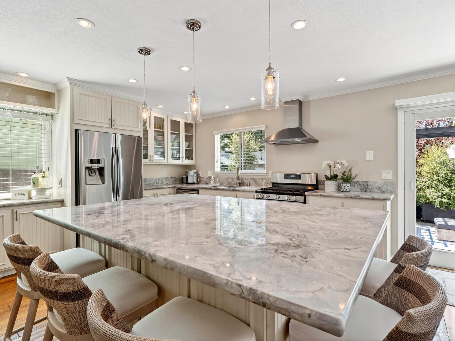 Detail Gallery Image 3 of 46 For 245 Hummingbird Ct, Healdsburg,  CA 95448 - 4 Beds | 2 Baths