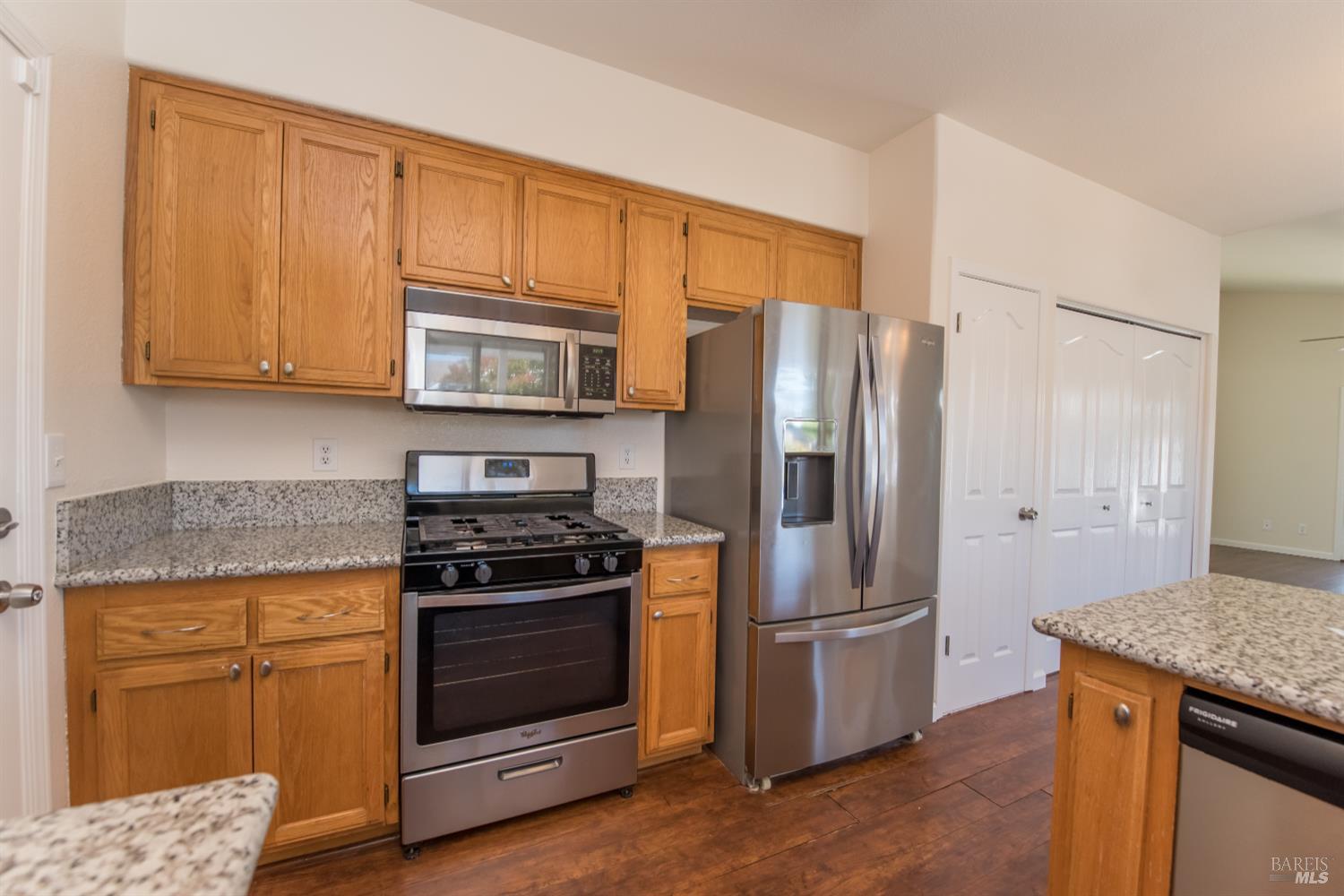 Detail Gallery Image 14 of 31 For 1747 Eardley Ave, Santa Rosa,  CA 95401 - 2 Beds | 2 Baths