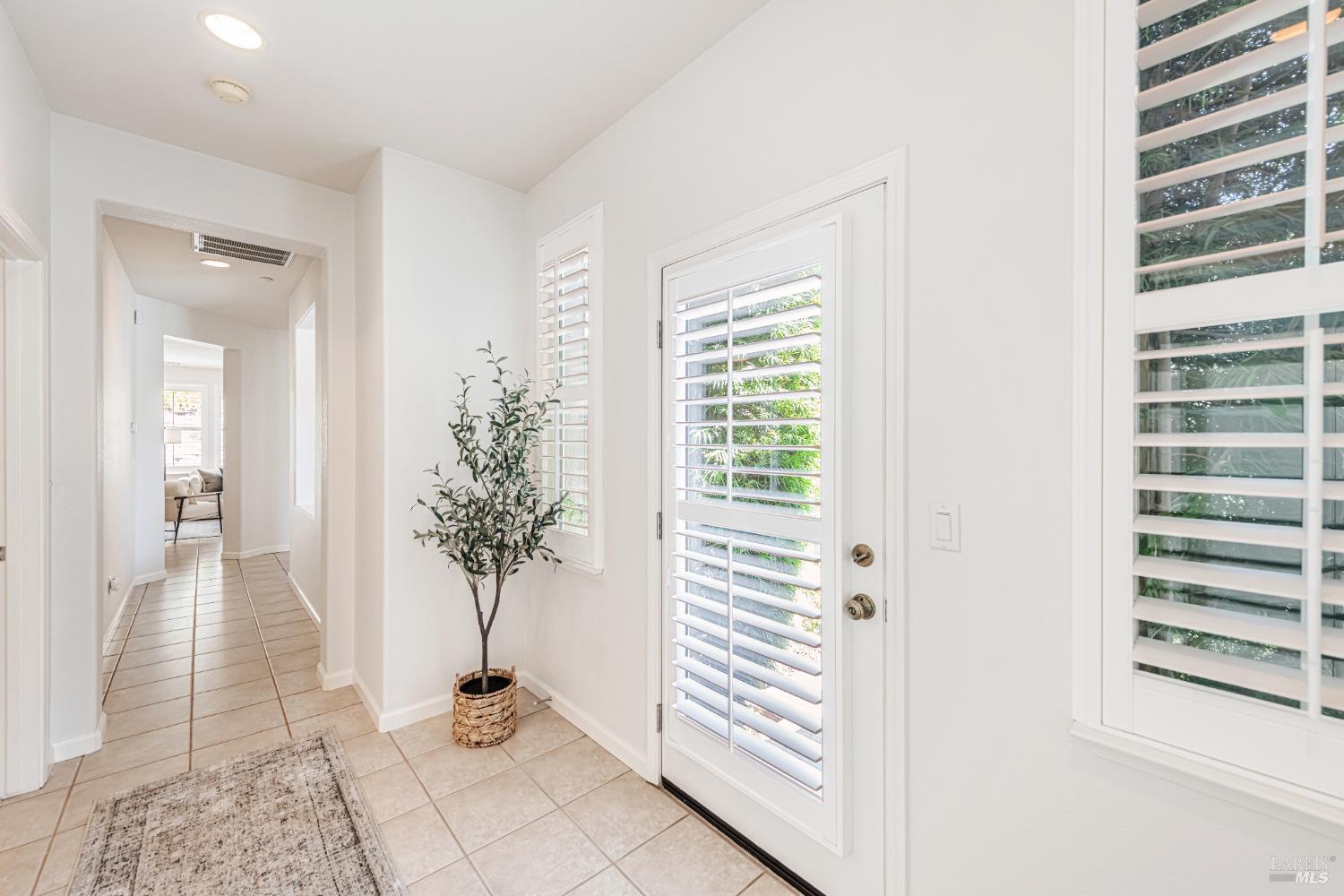 Detail Gallery Image 43 of 61 For 340 San Carlos Way, Novato,  CA 94945 - 4 Beds | 2/1 Baths