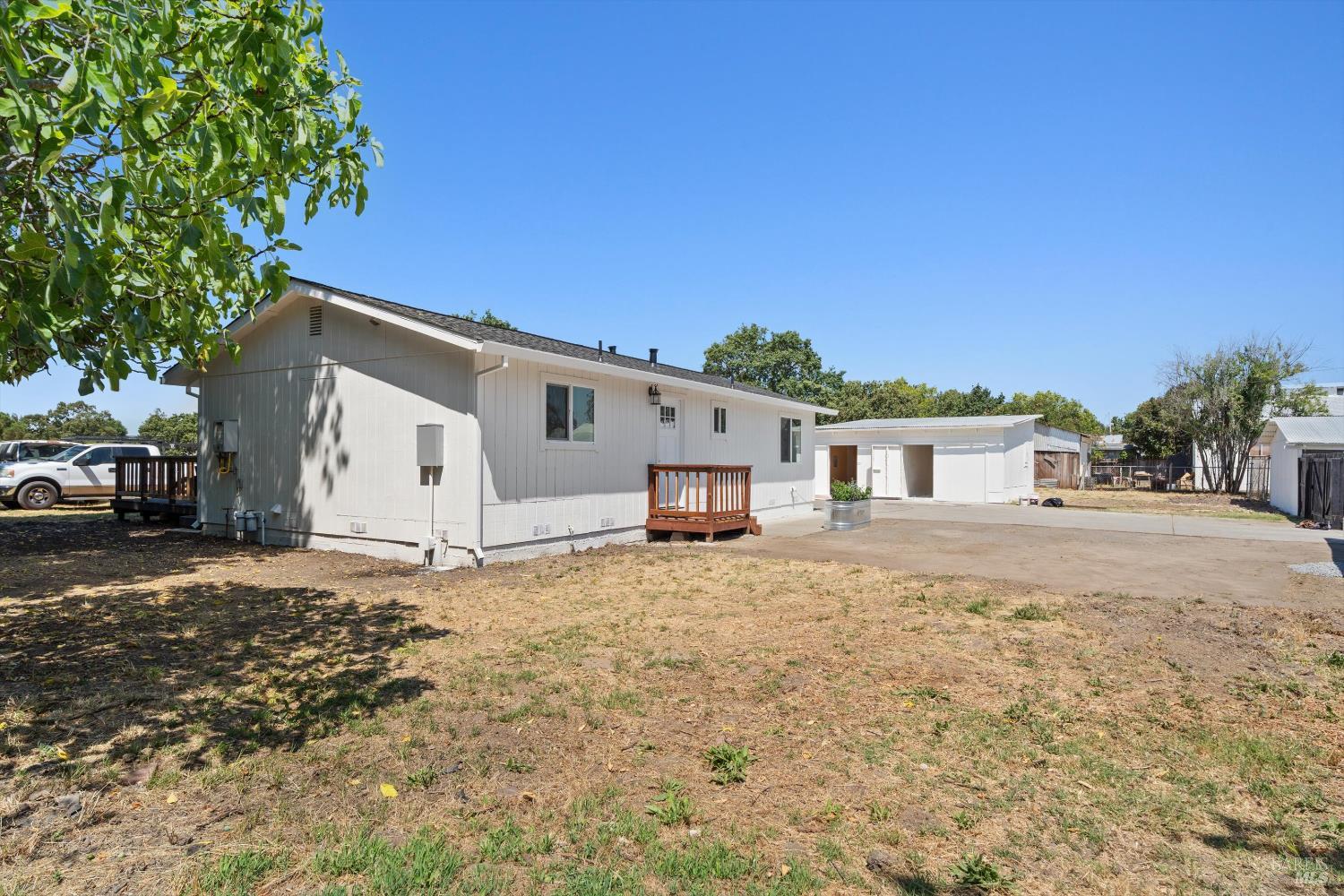 Detail Gallery Image 18 of 28 For 1055 S Wright Rd, Santa Rosa,  CA 95407 - 7 Beds | 3/1 Baths