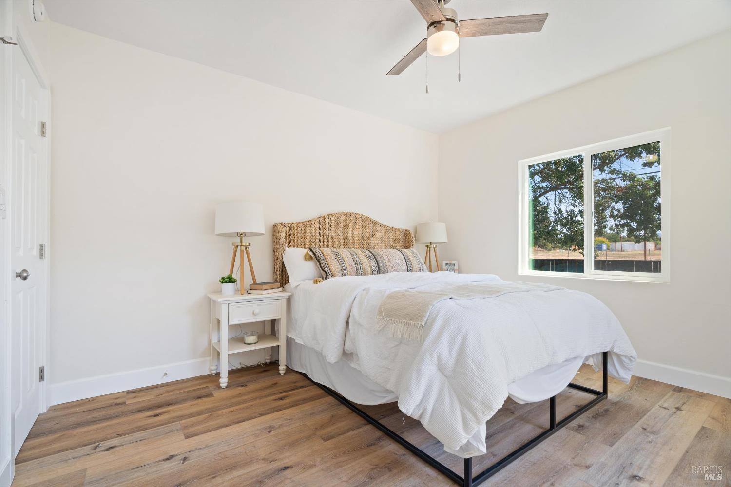 Detail Gallery Image 15 of 28 For 1055 S Wright Rd, Santa Rosa,  CA 95407 - 7 Beds | 3/1 Baths