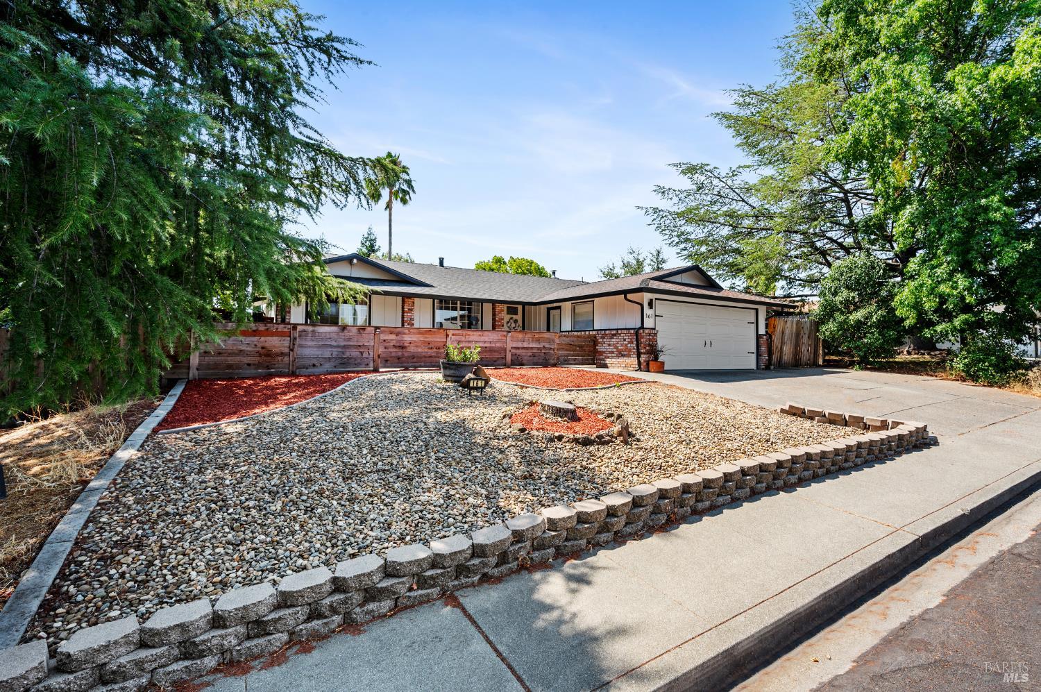 Detail Gallery Image 3 of 37 For 161 Andover Dr, Vacaville,  CA 95687 - 4 Beds | 2 Baths