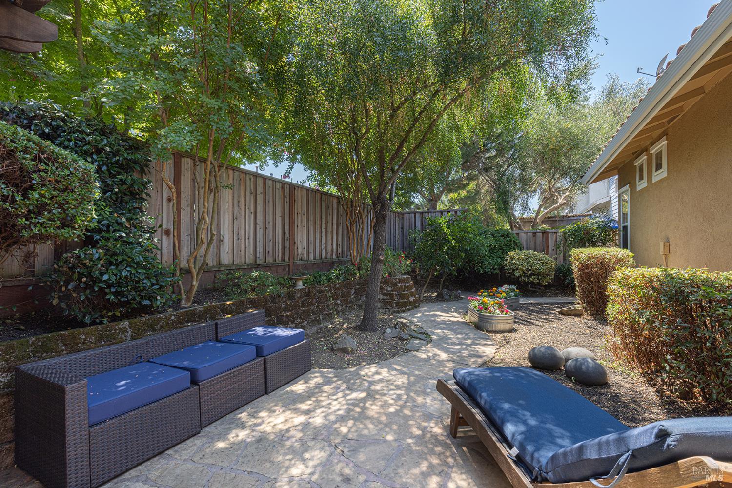 Detail Gallery Image 6 of 34 For 19 Walkabout Ln, Napa,  CA 94558 - 3 Beds | 2 Baths