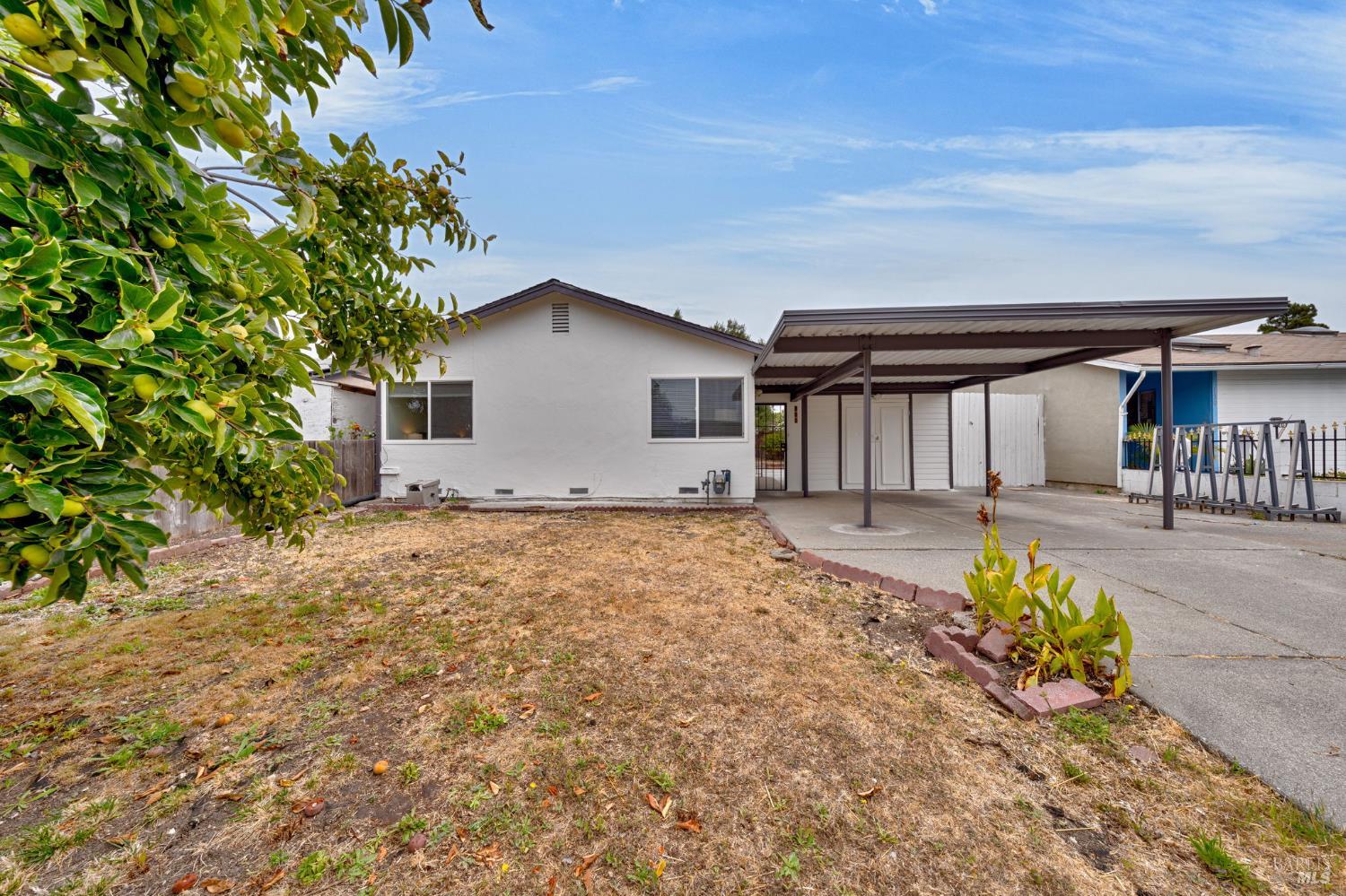 Detail Gallery Image 2 of 32 For 140 Boggs Ct, Vallejo,  CA 94589 - 2 Beds | 2 Baths