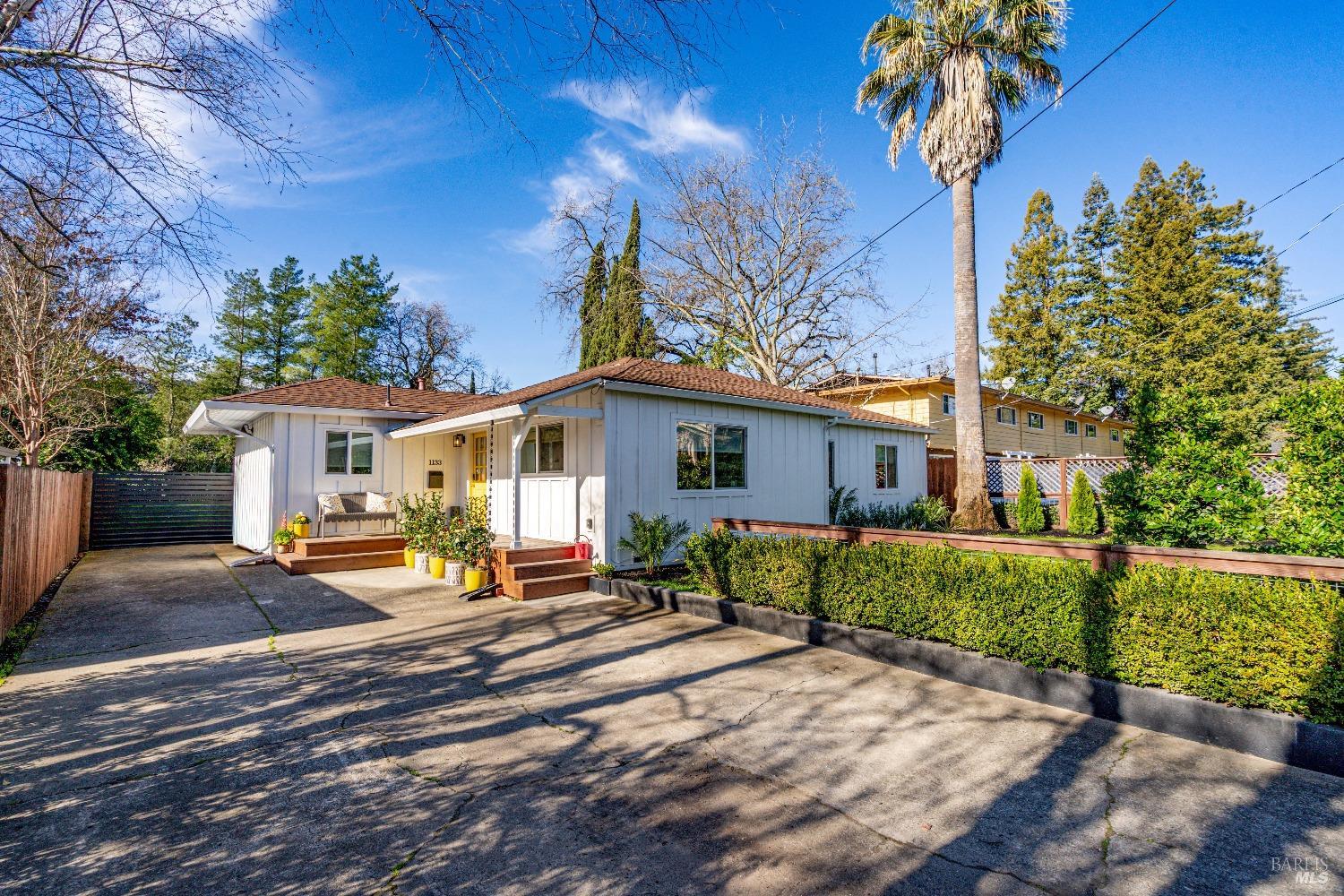 Detail Gallery Image 4 of 27 For 1133 Oak Ave, Saint Helena,  CA 94574 - 3 Beds | 2 Baths