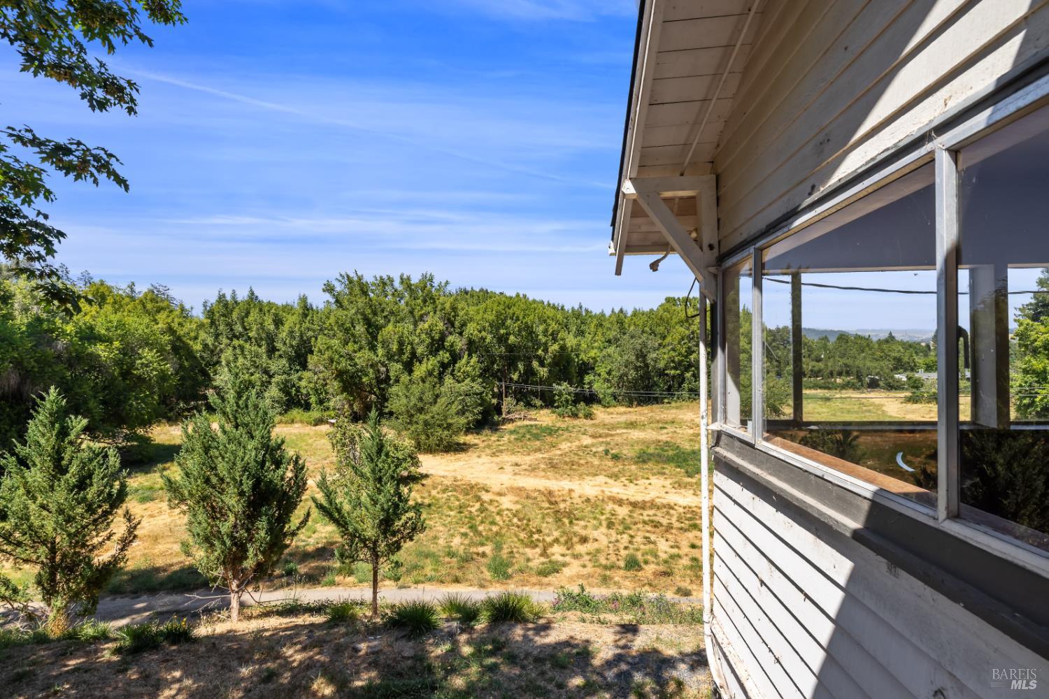 Detail Gallery Image 22 of 55 For 1194 Felta Rd, Healdsburg,  CA 95448 - 4 Beds | 3 Baths
