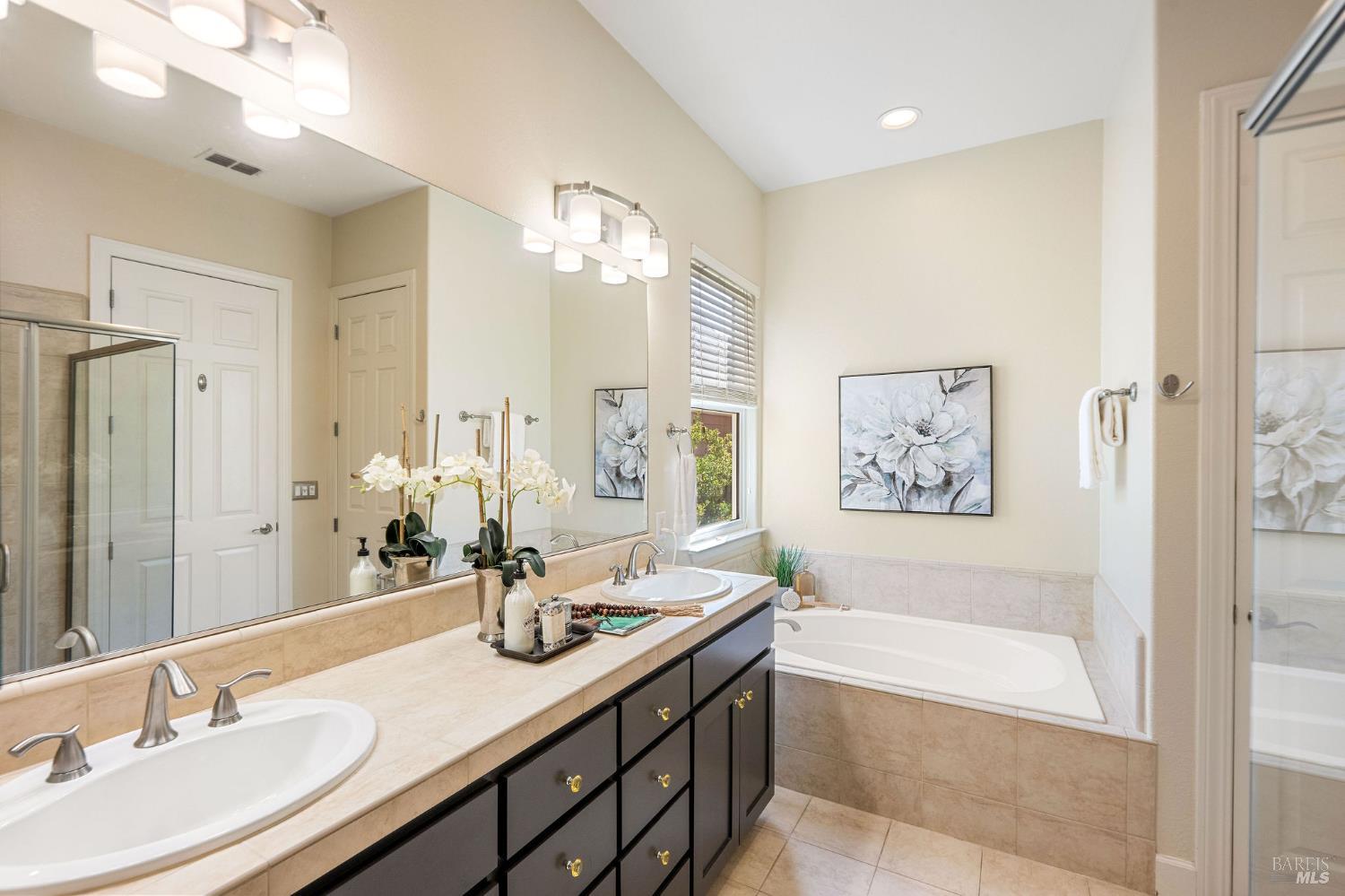 Detail Gallery Image 15 of 27 For 900 Donner Ave, Sonoma,  CA 95476 - 3 Beds | 2 Baths