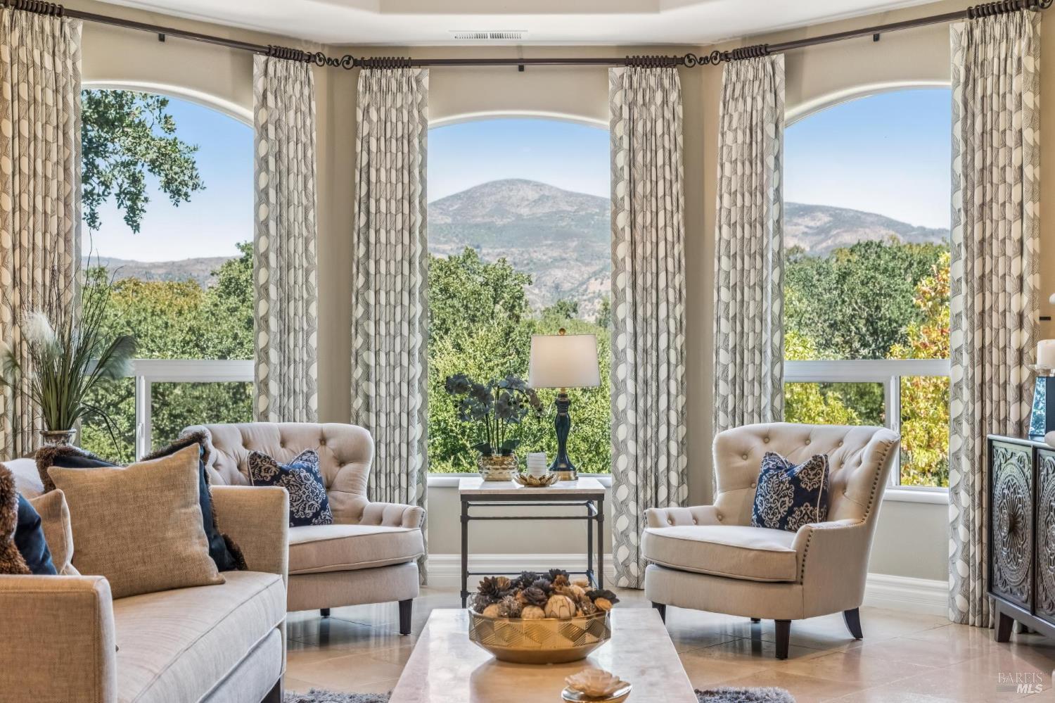 Detail Gallery Image 11 of 99 For 6 Old Coach Rd, Napa,  CA 94558 - 4 Beds | 3/1 Baths