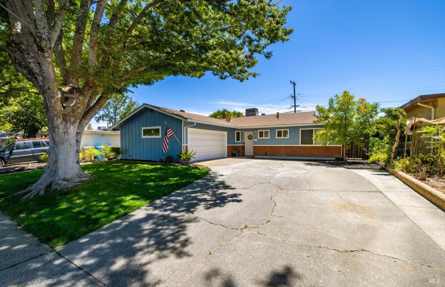 Detail Gallery Image 2 of 61 For 201 Ironwood St, Vacaville,  CA 95688 - 3 Beds | 1/1 Baths