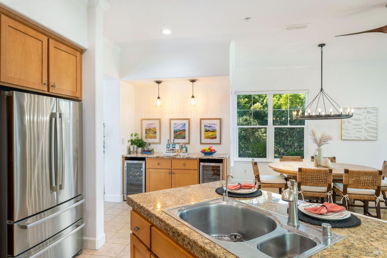 Detail Gallery Image 9 of 27 For 900 Donner Ave, Sonoma,  CA 95476 - 3 Beds | 2 Baths