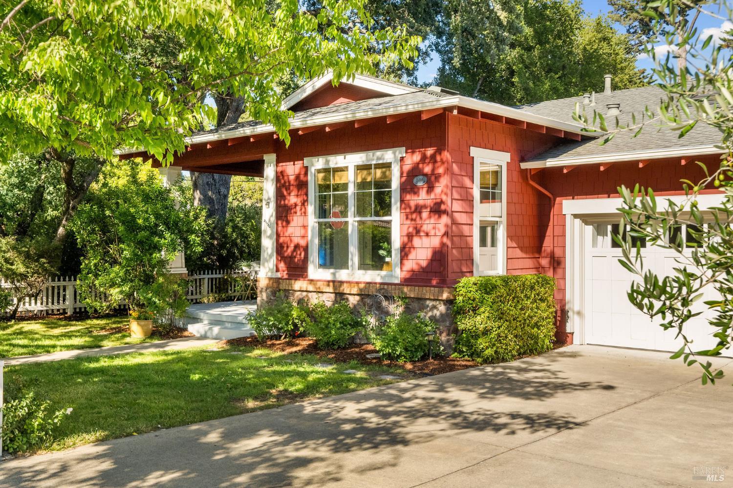 Detail Gallery Image 3 of 27 For 900 Donner Ave, Sonoma,  CA 95476 - 3 Beds | 2 Baths