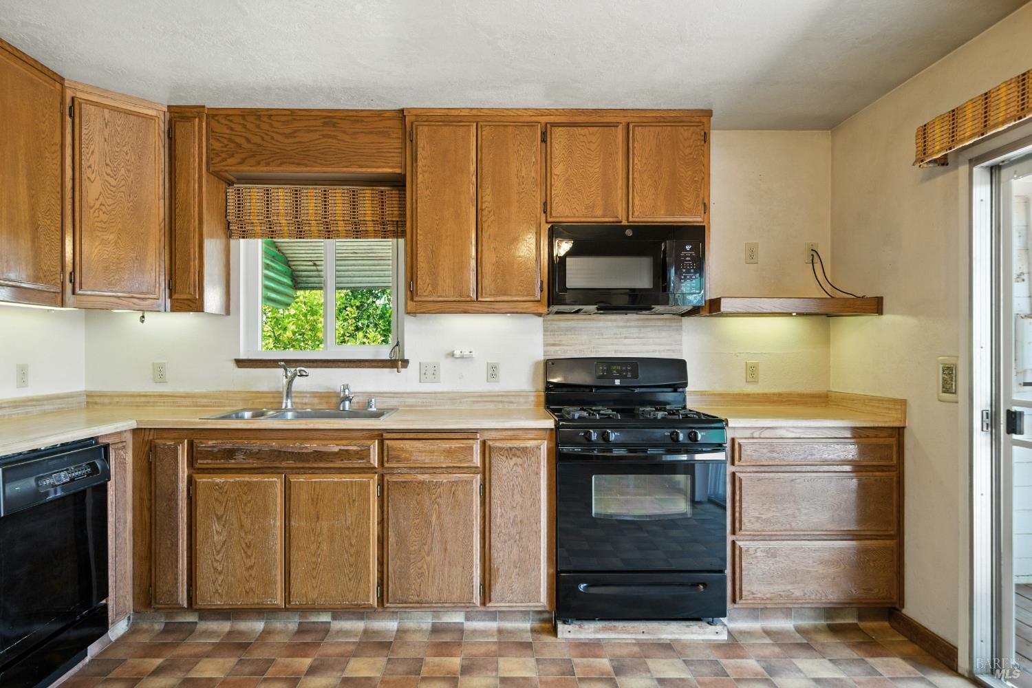 Detail Gallery Image 22 of 48 For 5295 N Hwy 116 Unkn, Sebastopol,  CA 95472 - 3 Beds | 2 Baths