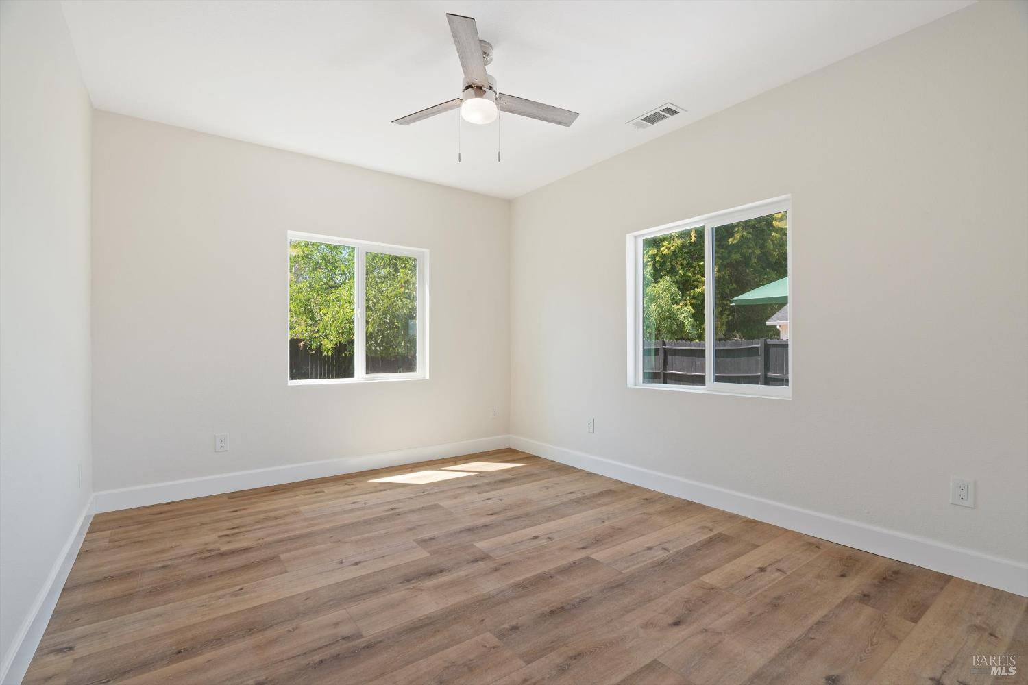Detail Gallery Image 10 of 28 For 1055 S Wright Rd, Santa Rosa,  CA 95407 - 7 Beds | 3/1 Baths