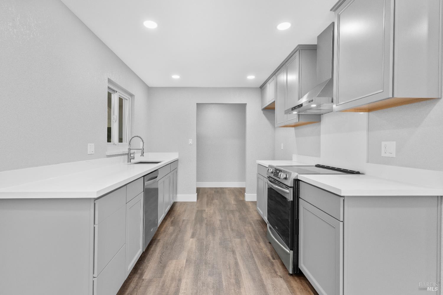 Detail Gallery Image 14 of 41 For 413 Acacia St, Fairfield,  CA 94533 - 3 Beds | 2 Baths