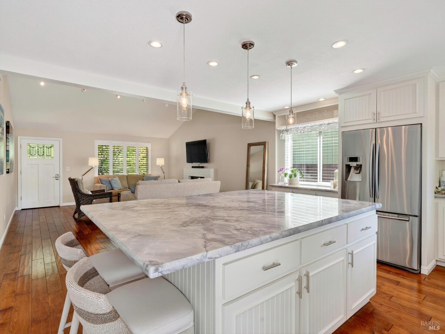 Detail Gallery Image 6 of 46 For 245 Hummingbird Ct, Healdsburg,  CA 95448 - 4 Beds | 2 Baths
