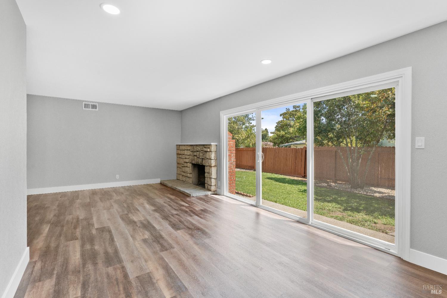 Detail Gallery Image 18 of 41 For 413 Acacia St, Fairfield,  CA 94533 - 3 Beds | 2 Baths