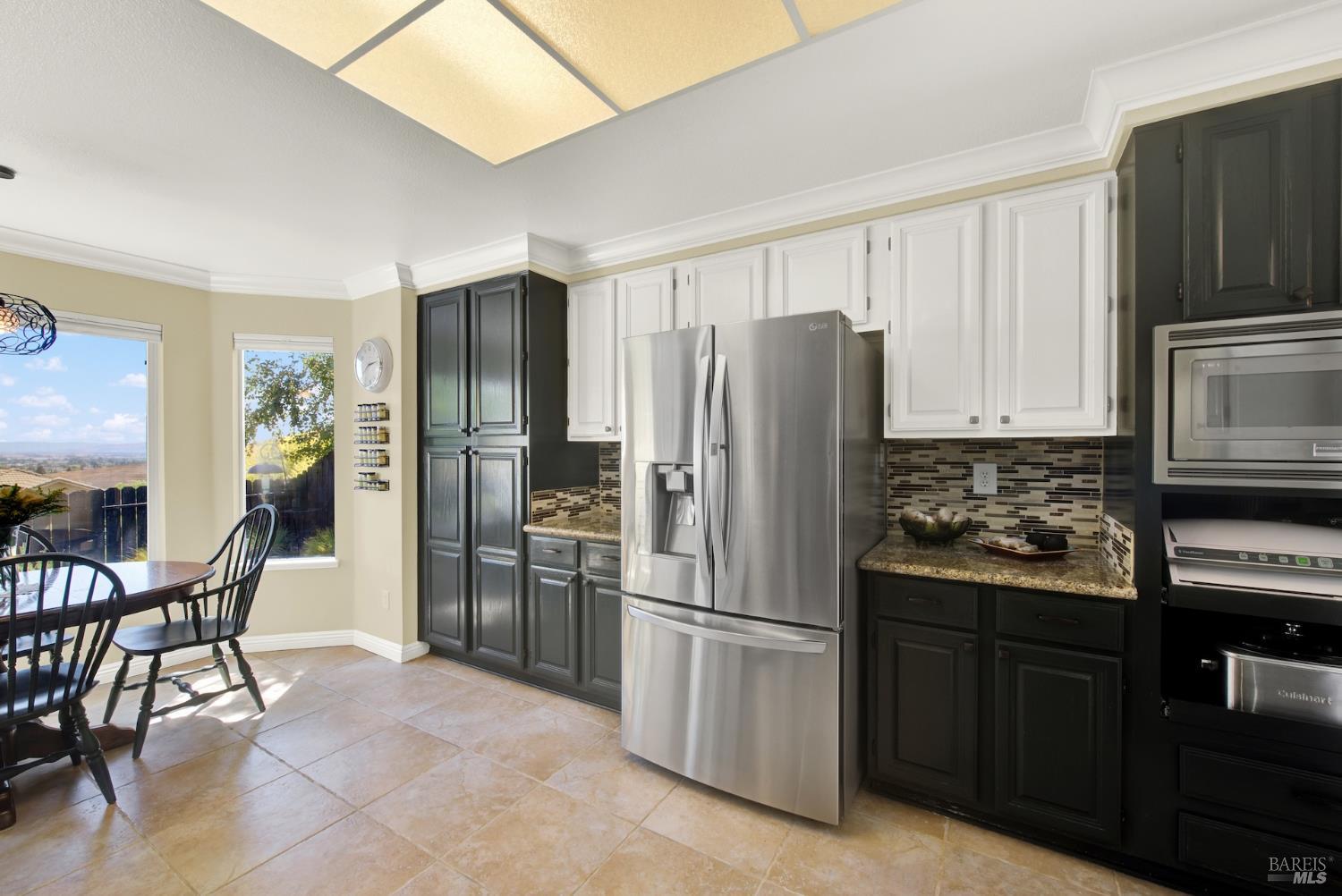Detail Gallery Image 18 of 79 For 3105 Cherry Valley Cir, Fairfield,  CA 94534 - 5 Beds | 3 Baths