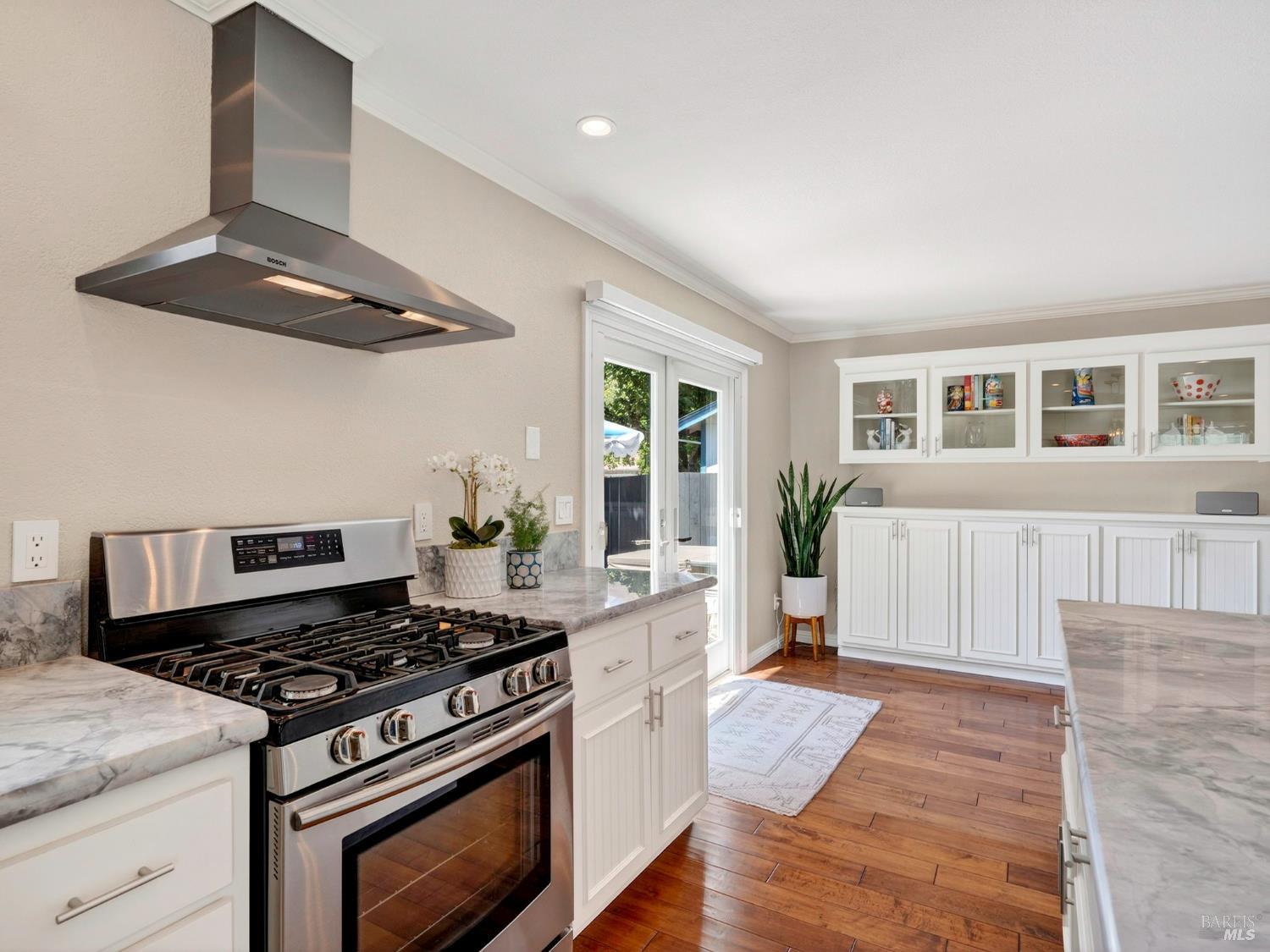 Detail Gallery Image 5 of 46 For 245 Hummingbird Ct, Healdsburg,  CA 95448 - 4 Beds | 2 Baths