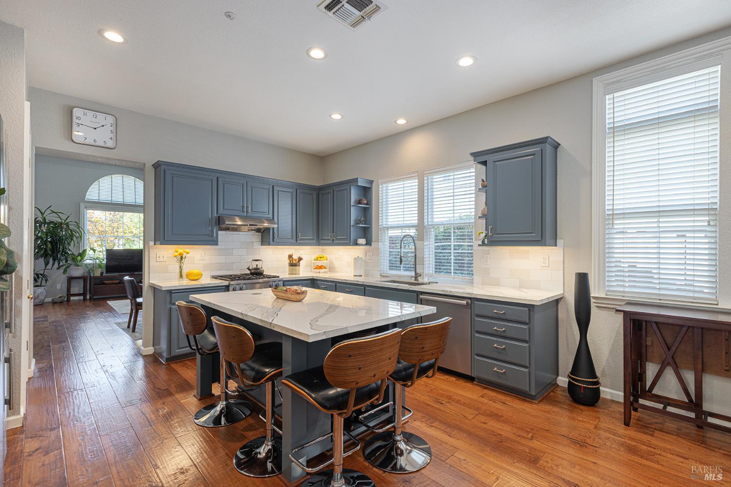 Detail Gallery Image 10 of 34 For 19 Walkabout Ln, Napa,  CA 94558 - 3 Beds | 2 Baths