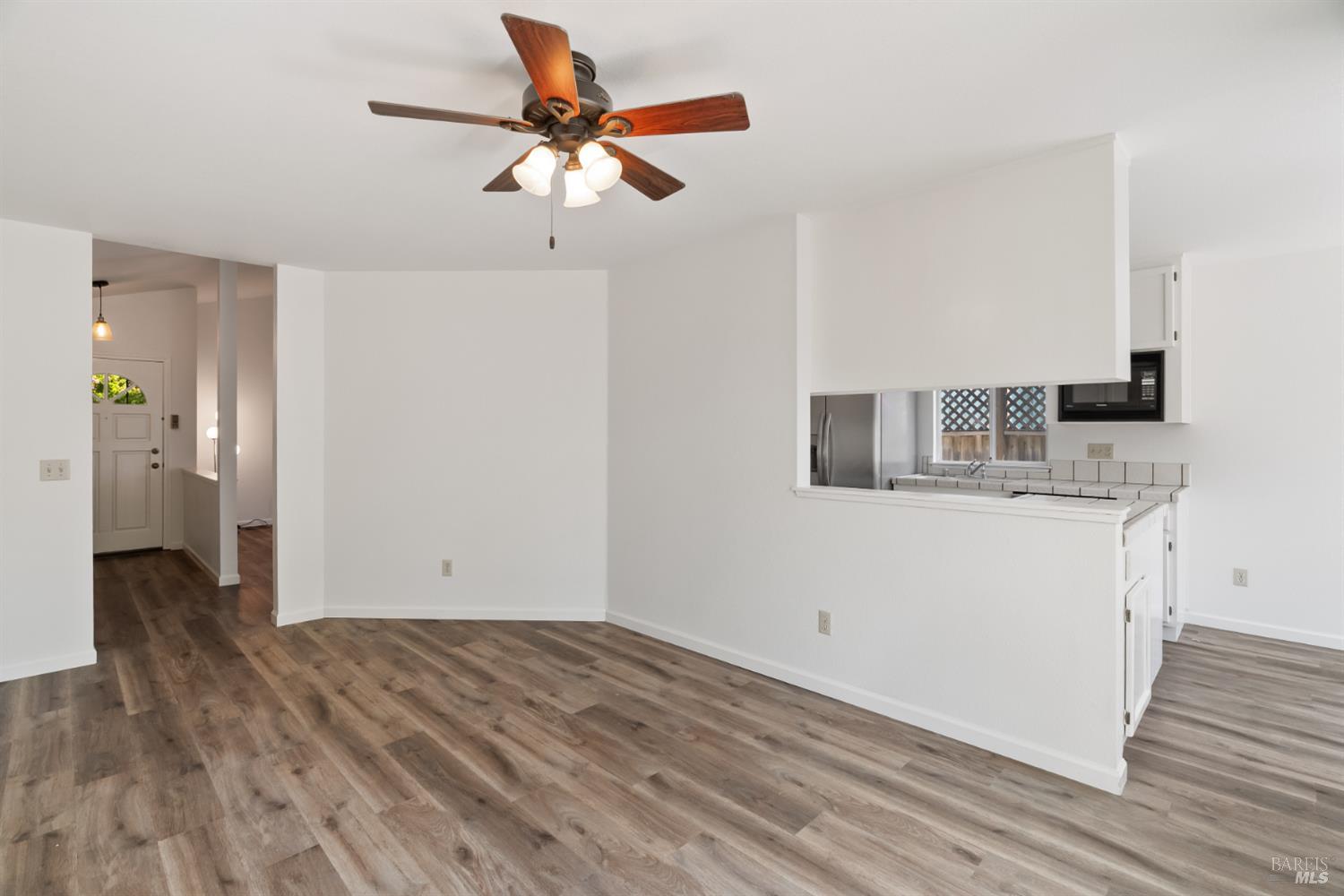 Detail Gallery Image 12 of 42 For 842 Country Meadow Ln, Sonoma,  CA 95476 - 3 Beds | 2 Baths